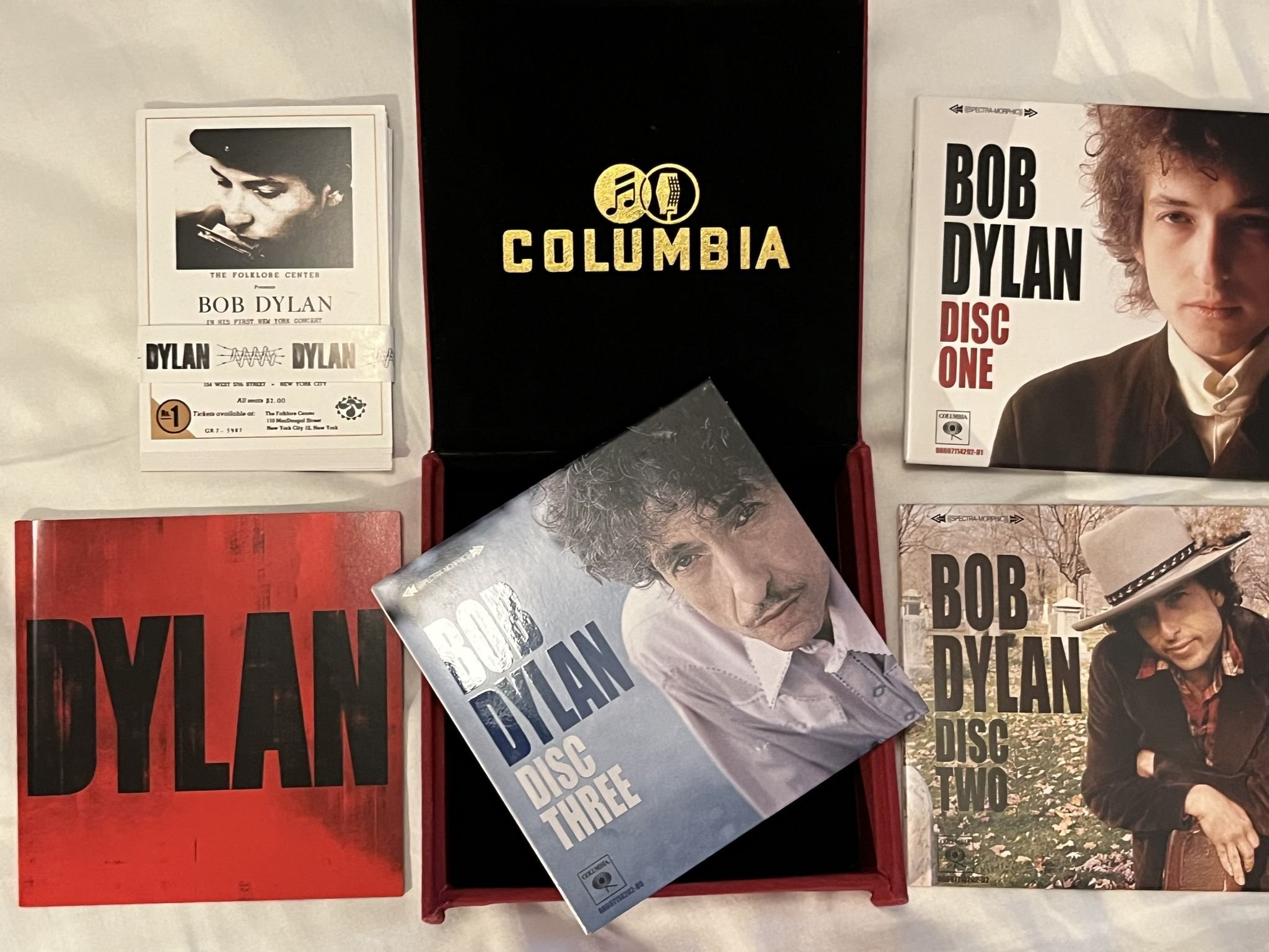 Omslagsbild för skivan BOB DYLAN Dylan 3xCD box 2007 COLUMBIA 88697 11420 2