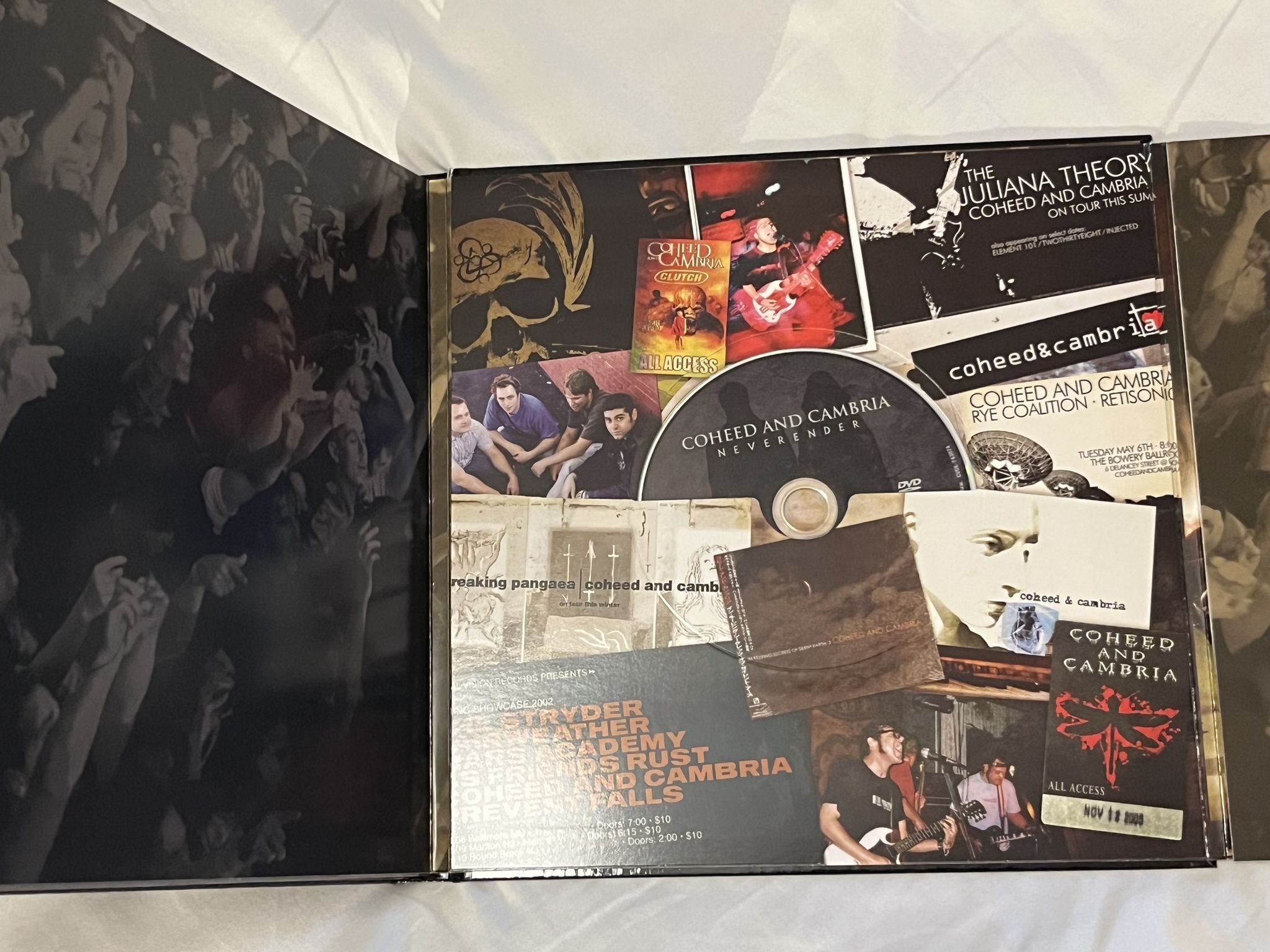 Omslagsbild för skivan Coheed And Cambria – Neverender: Children Of The Fence 4xcd 5xDVD BOX 2009