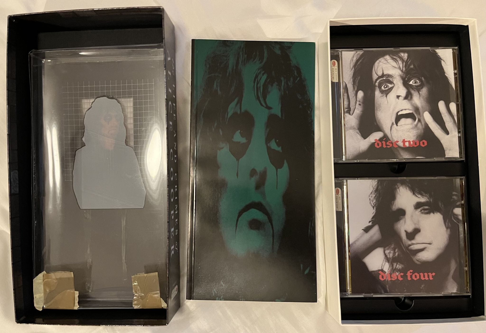 Omslagsbild för skivan ALICE COOPER The Life And Crimes Of ... 4xCD box -99 US RHINO R2 75680