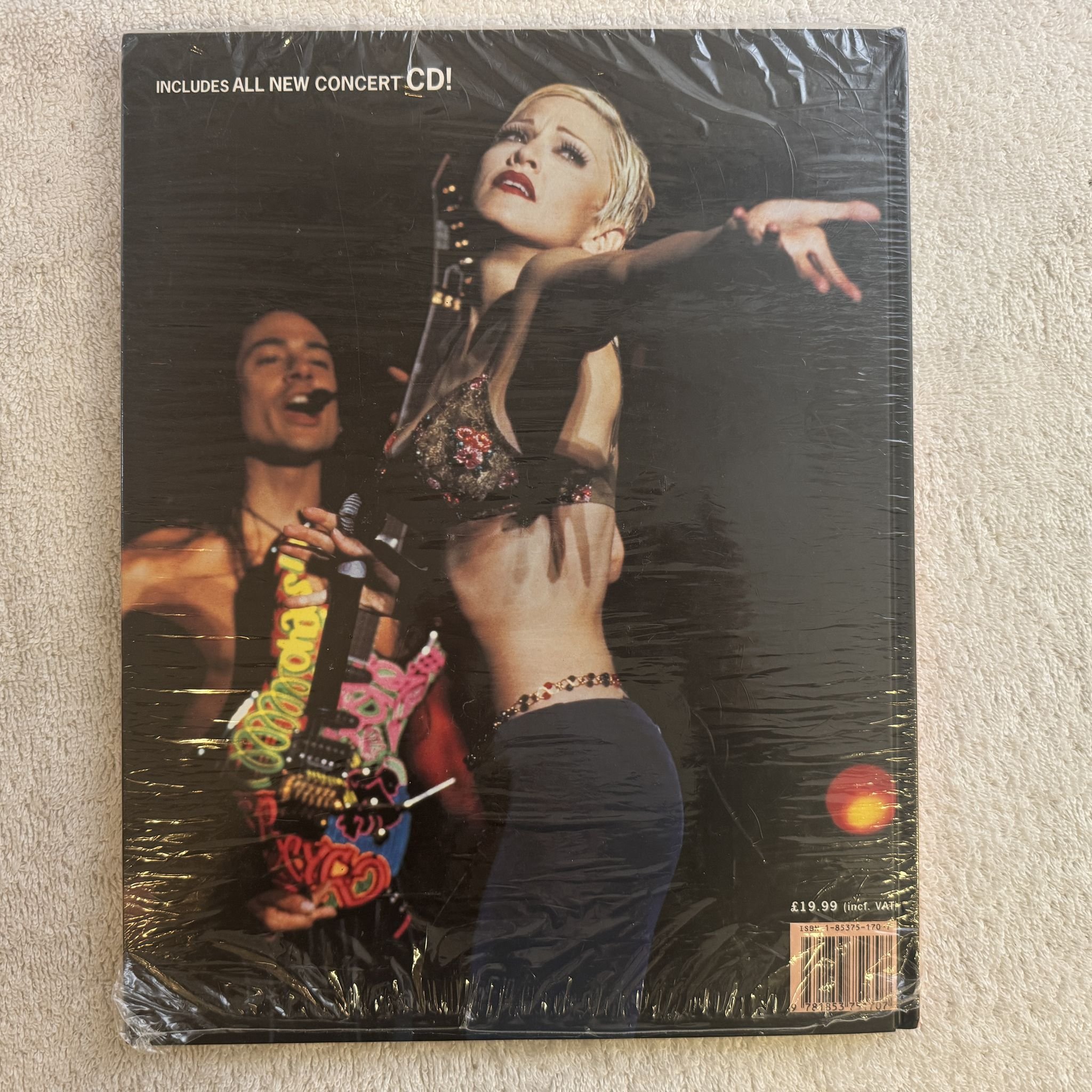 Omslagsbild för skivan Madonna – The Girlie Show CD + BOOK -94 callaway editions