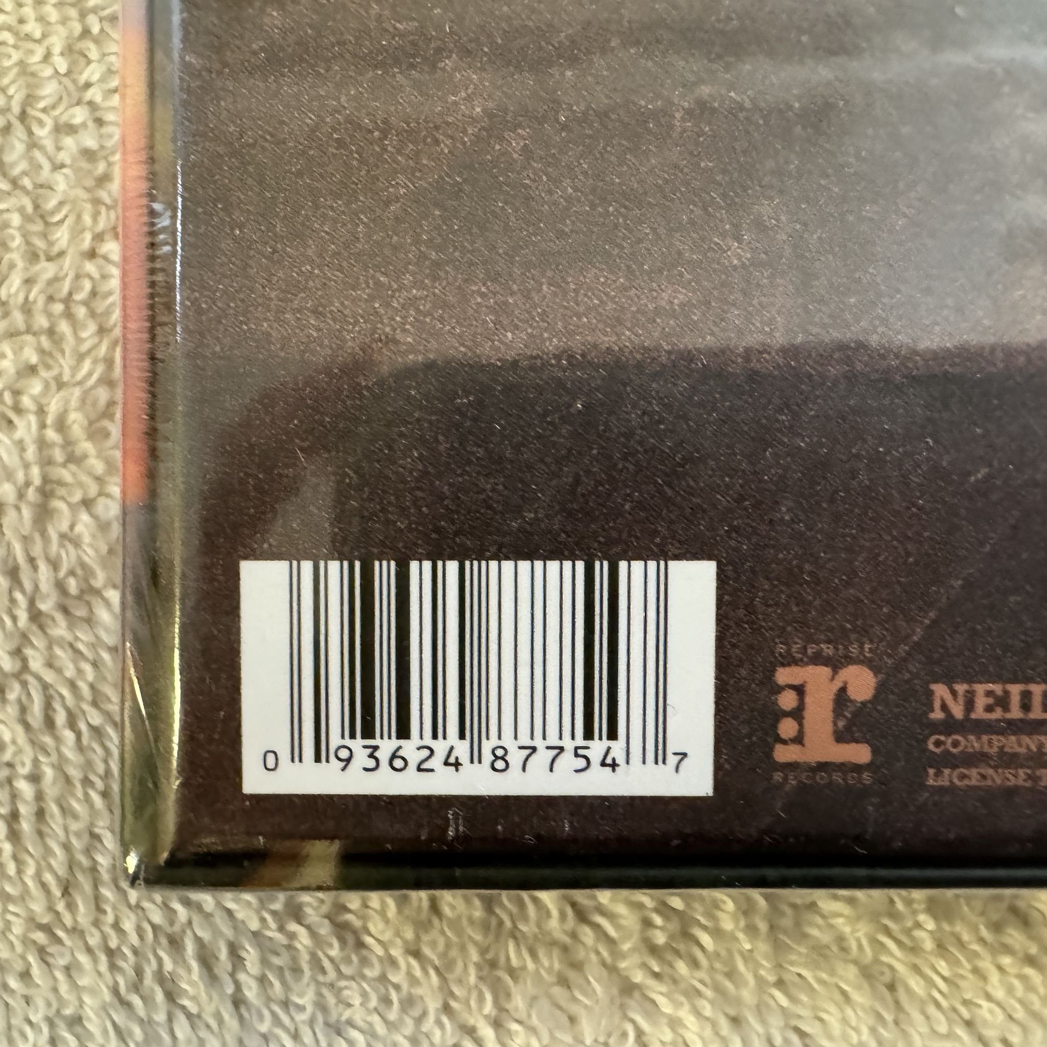 Omslagsbild för skivan Neil Young, Crazy Horse – Barn LP / CD / Blue-Ray box 2021 REPRISE ** Sealed **