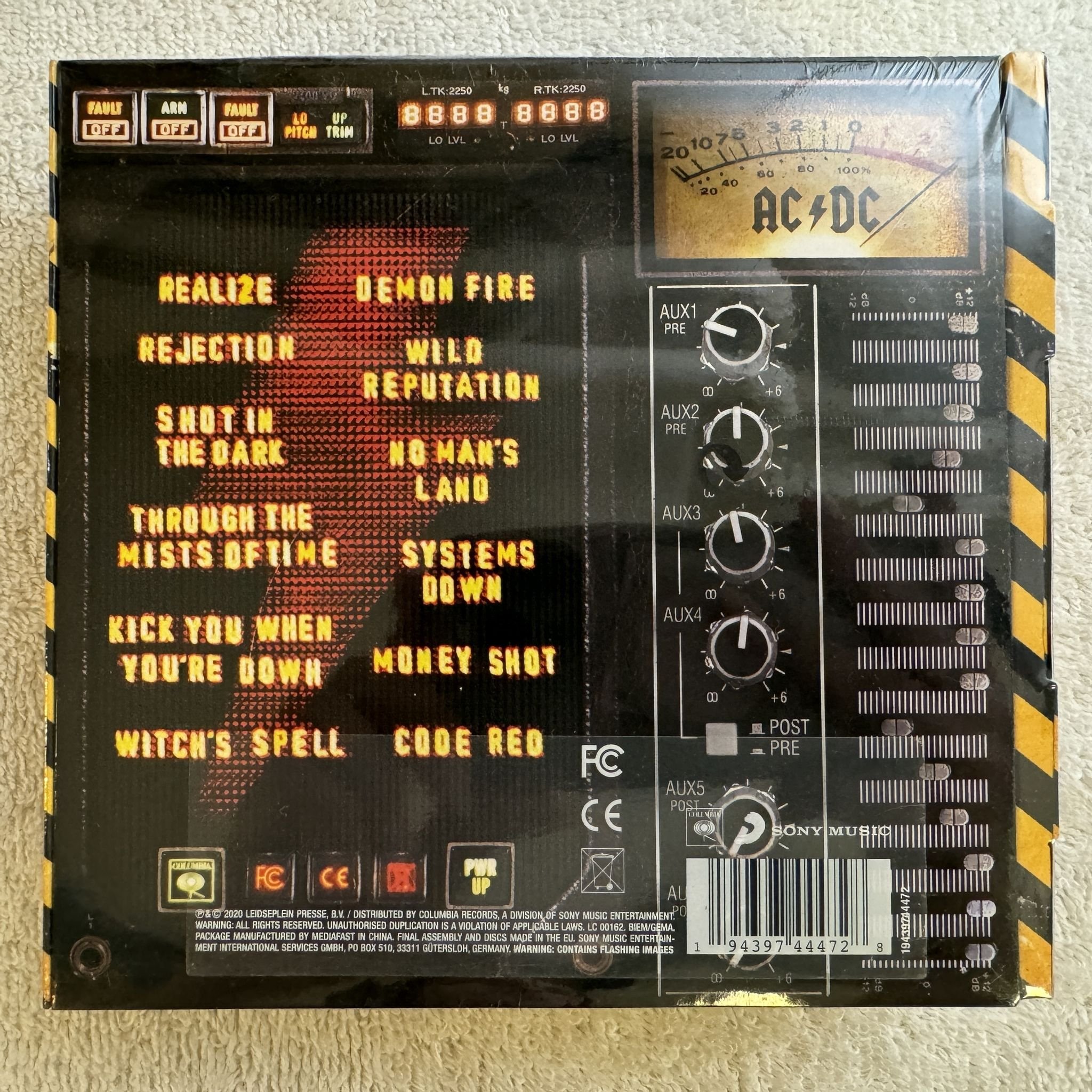 Omslagsbild för skivan AC/DC – PWR/UP CD box 2020 Columbia – 19439744472. * SEALED *