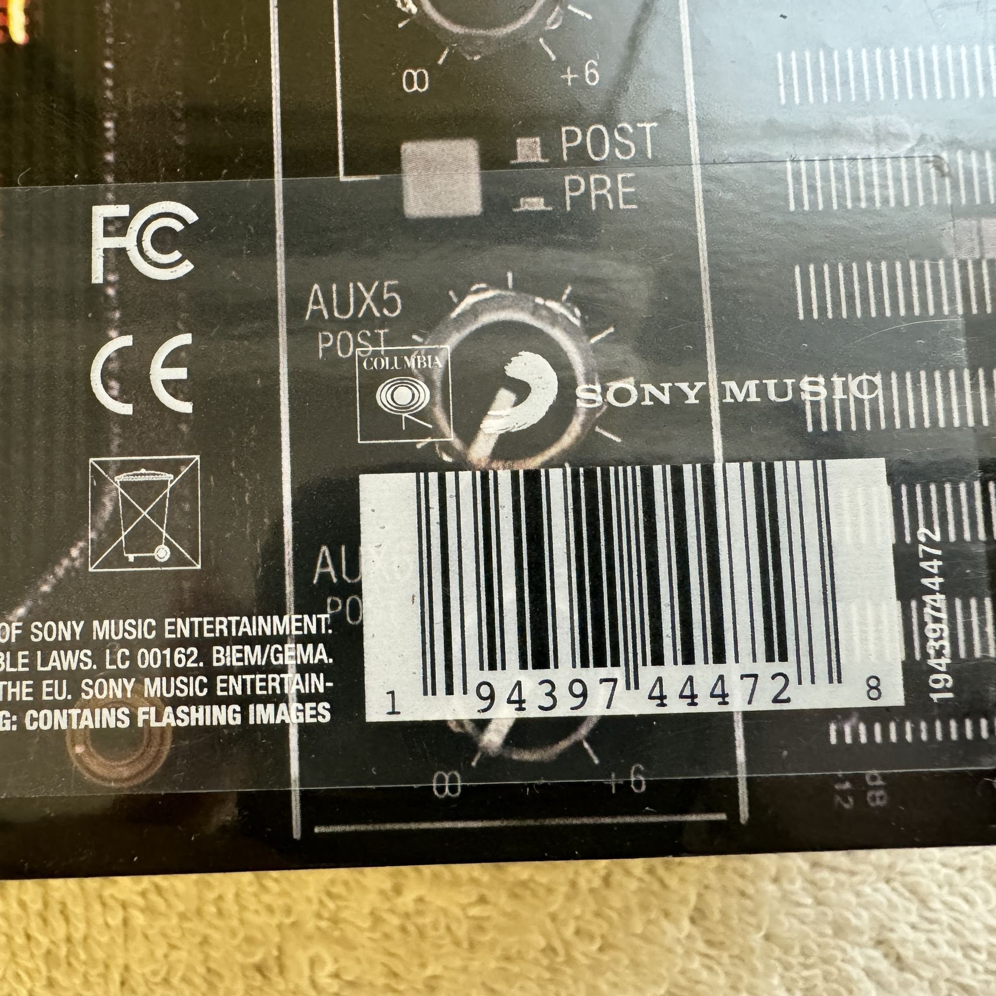 Omslagsbild för skivan AC/DC – PWR/UP CD box 2020 Columbia – 19439744472. * SEALED *