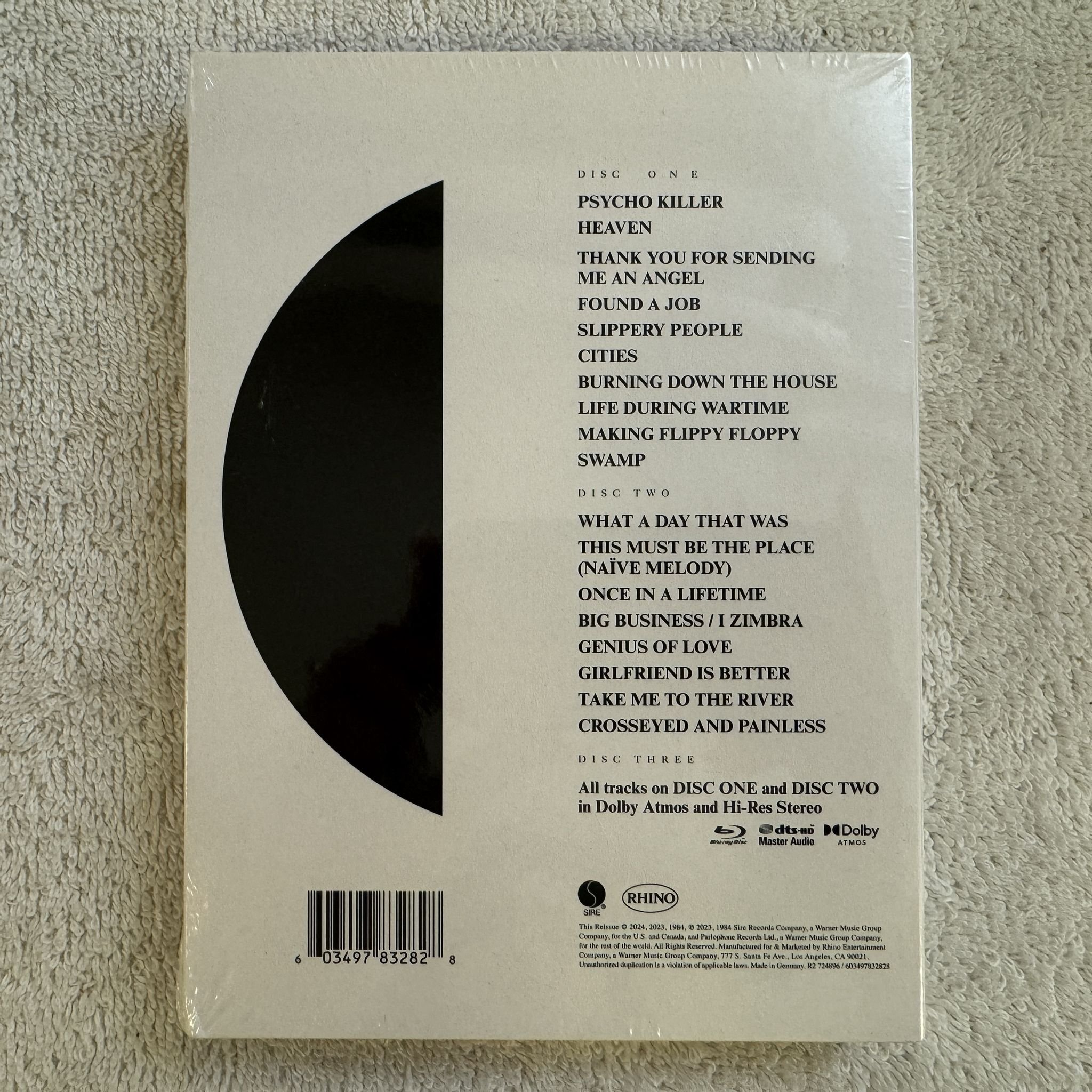 Omslagsbild för skivan TALKING HEADS Stop Making Sense 2xCD Blu-Ray BOX 2024 Sire R2 724896. * SEALED *