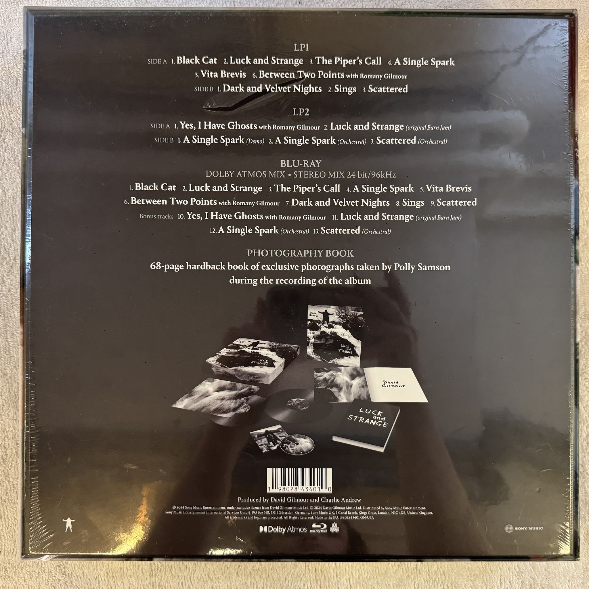 Omslagsbild för skivan David Gilmour – Luck And Strange 2xVINYL 4xCD Blu-Ray BOX 2024 ** SEALED **