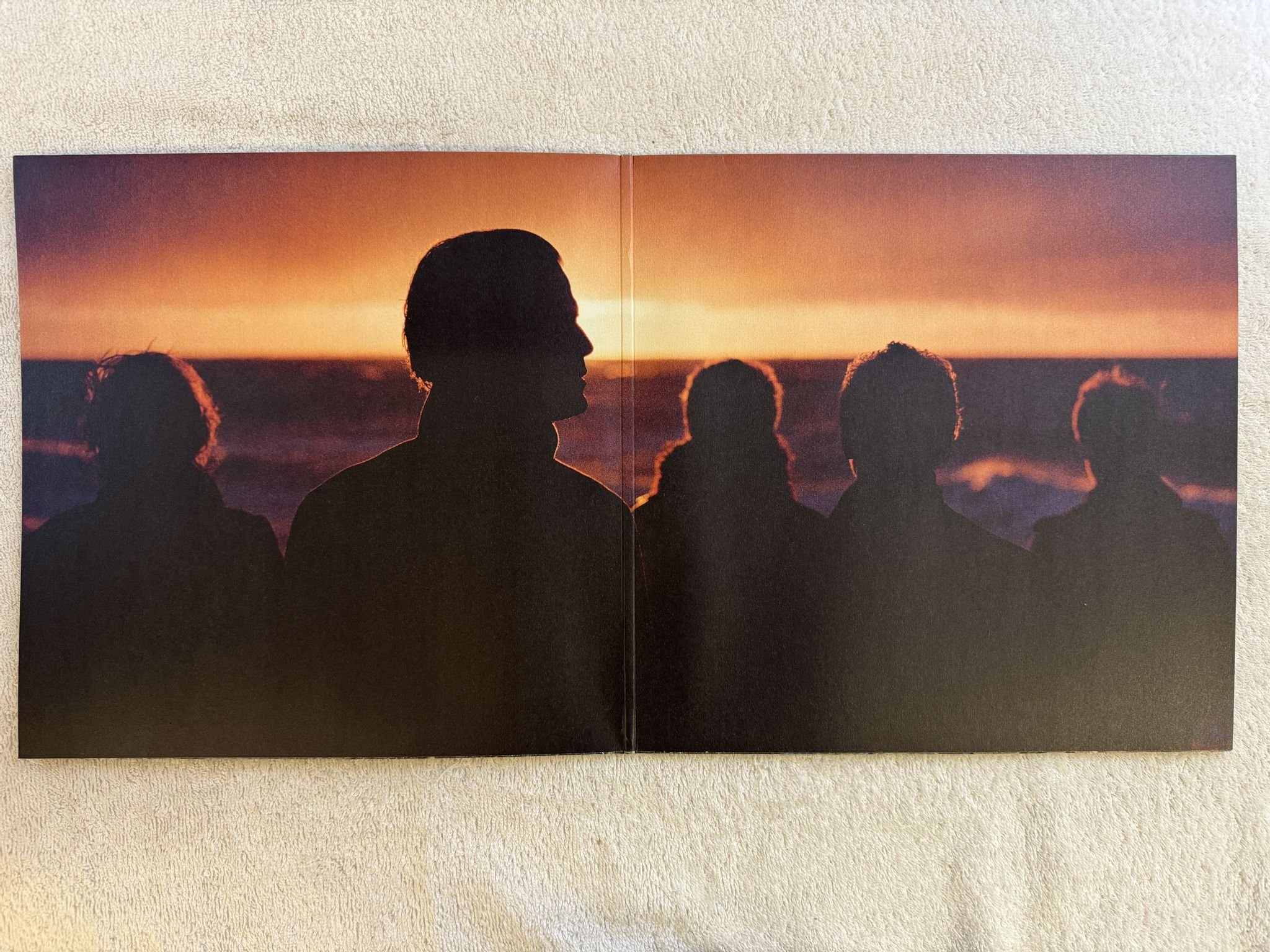 Omslagsbild för skivan MANDO DIAO I Solnedgången LP 2020 playground PGMLLP144 ** Själens skrubbsår **