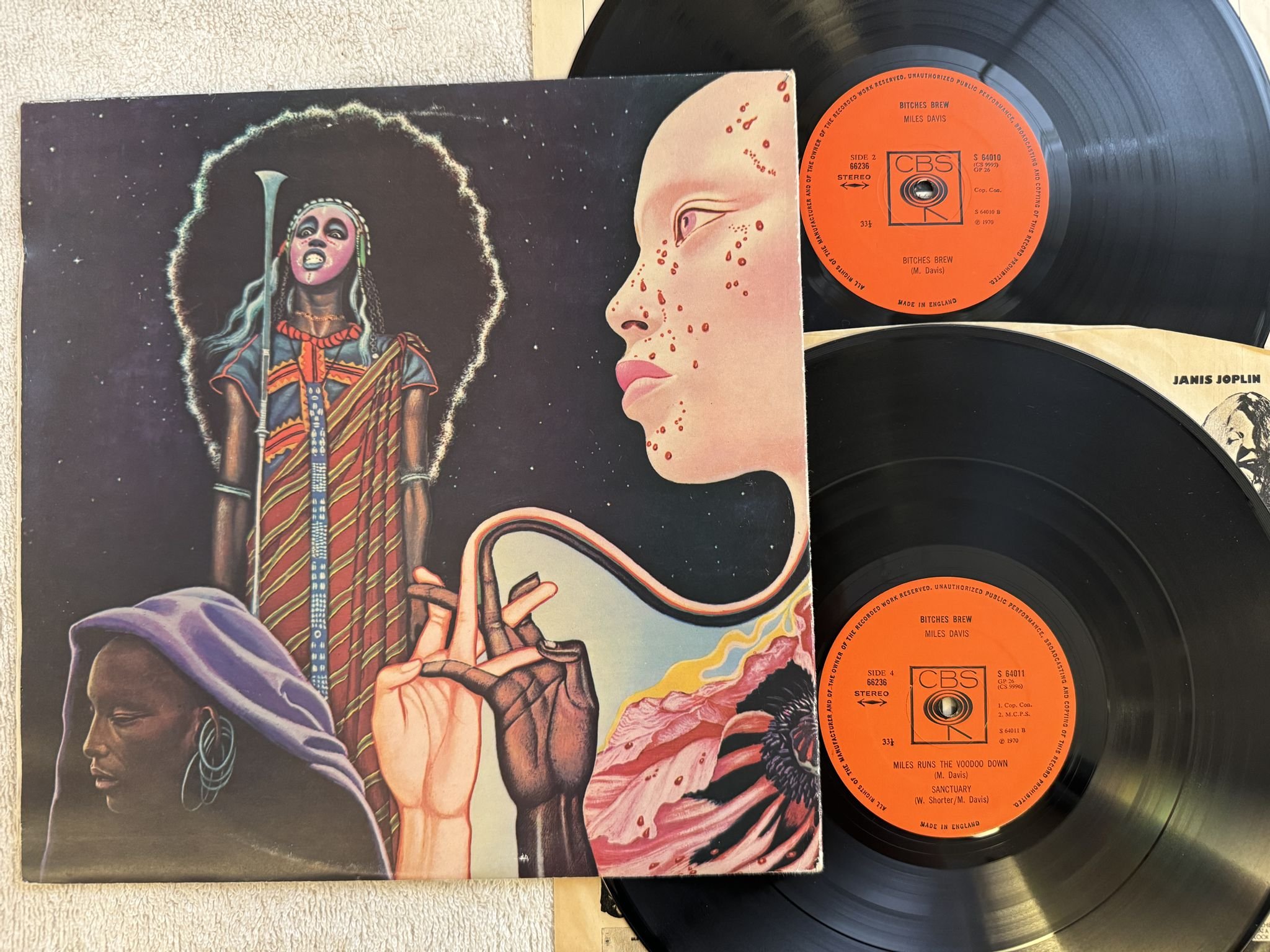 Omslagsbild för skivan MILES DAVIS bitches brew 2xLP -70 UK CBS S 64011
