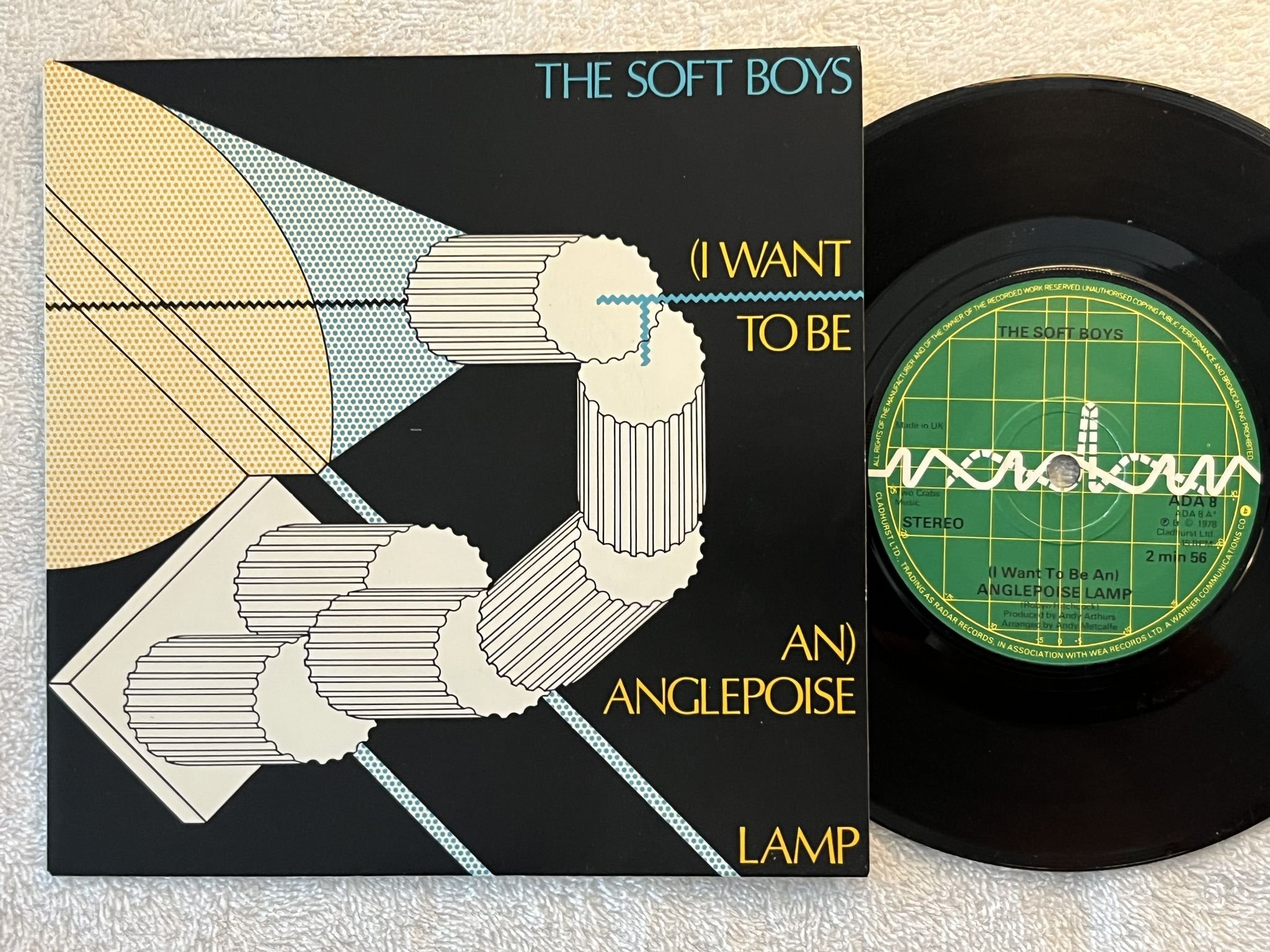 Omslagsbild för skivan THE SOFT BOYS (I Want To Be An) Anglepoise Lamp 7" UK -78 RADAR ADA 8