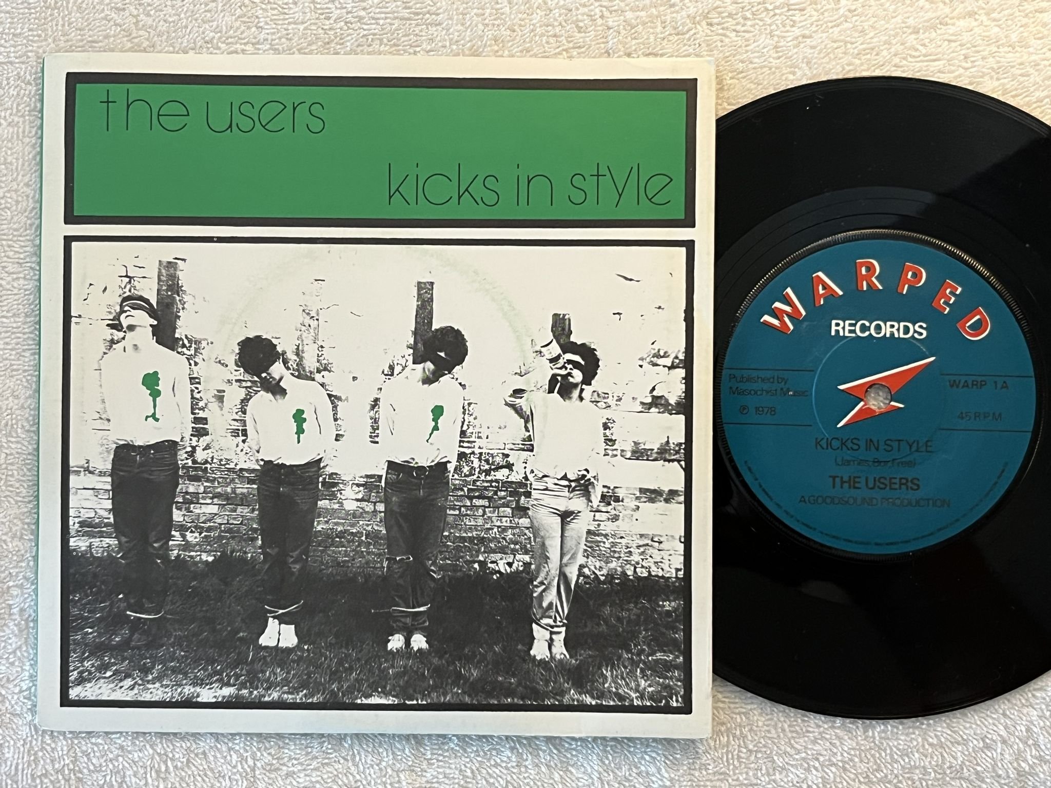 Omslagsbild för skivan THE USERS kicks in style 7" UK WARPED WARP 1 ** Numbered Punk 45 **