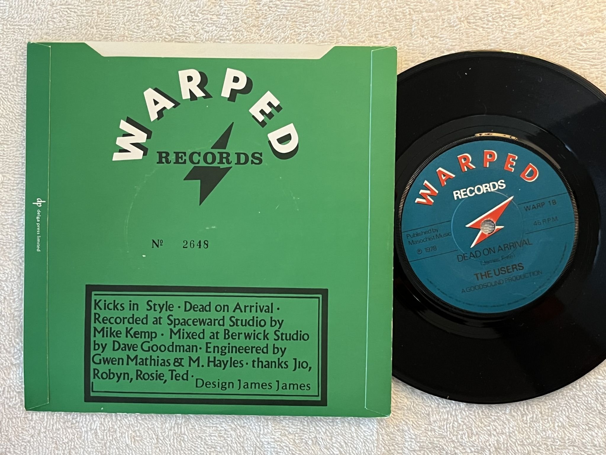 Omslagsbild för skivan THE USERS kicks in style 7" UK WARPED WARP 1 ** Numbered Punk 45 **