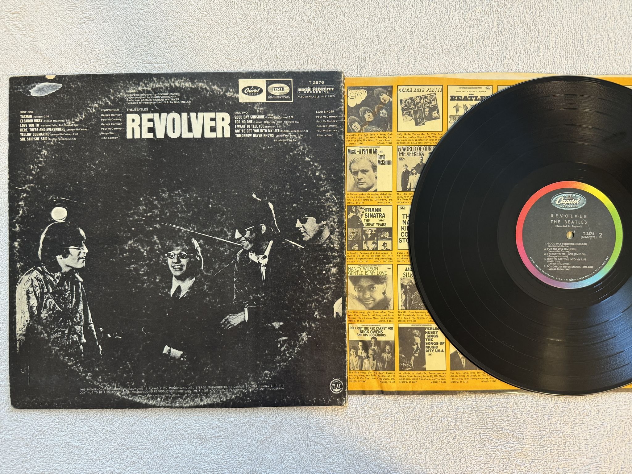 Omslagsbild för skivan THE BEATLES Revolver LP -66 US CAPITOL T-2576