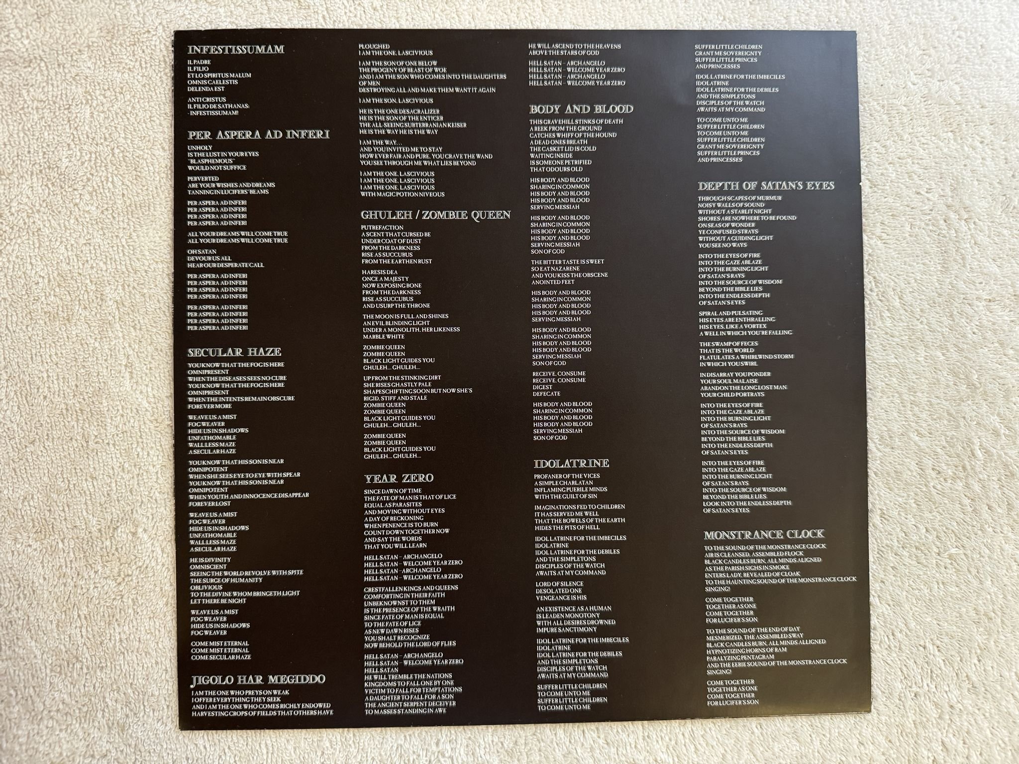 Omslagsbild för skivan GHOST Infestissumam LP -2013 Sonet – 060253734016 *** Clear vinyl ***