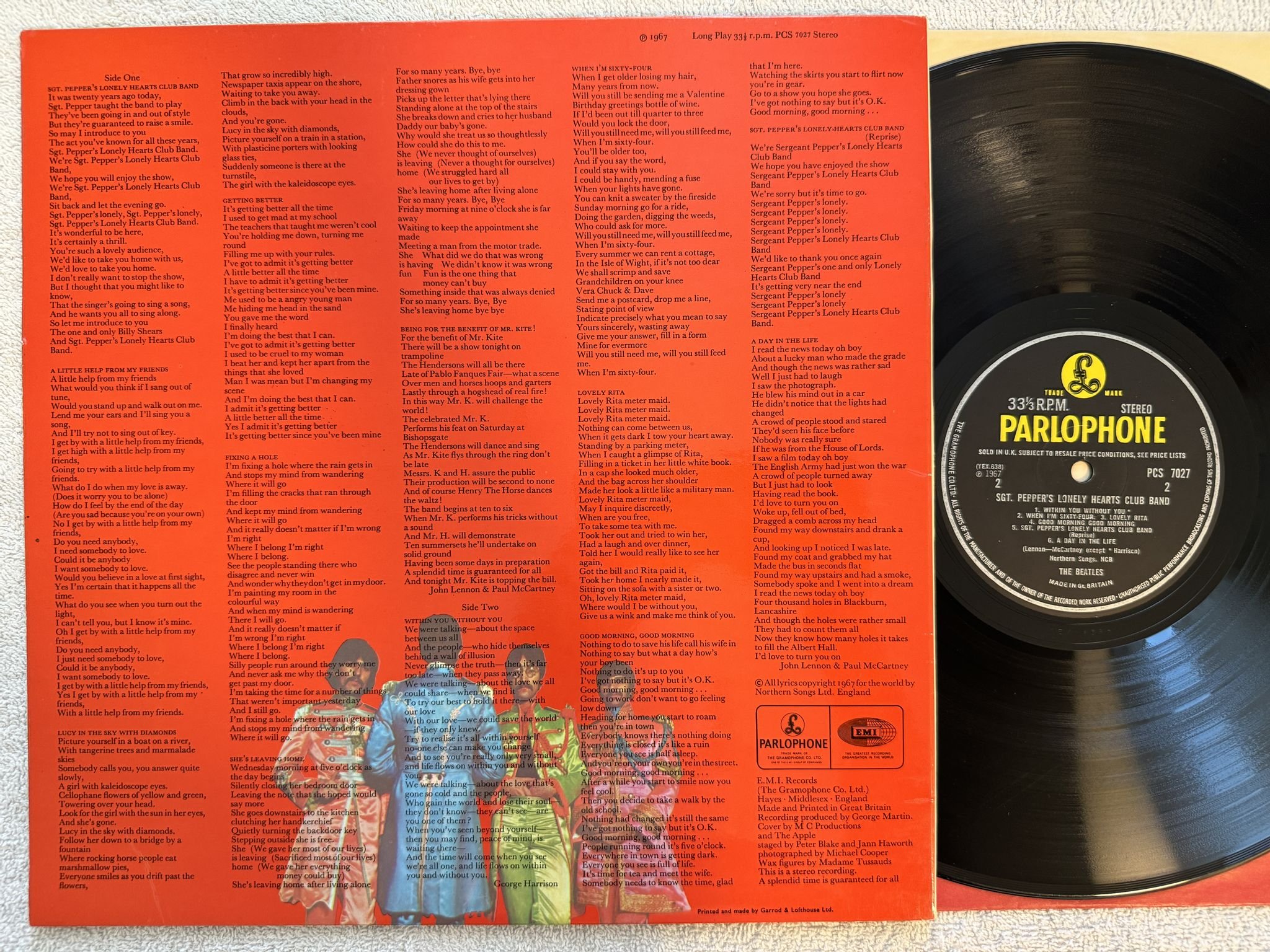 Omslagsbild för skivan THE BEATLES Sgt Peppers lonely heart club band LP -67 UK PARLOPHONE PCS 7027