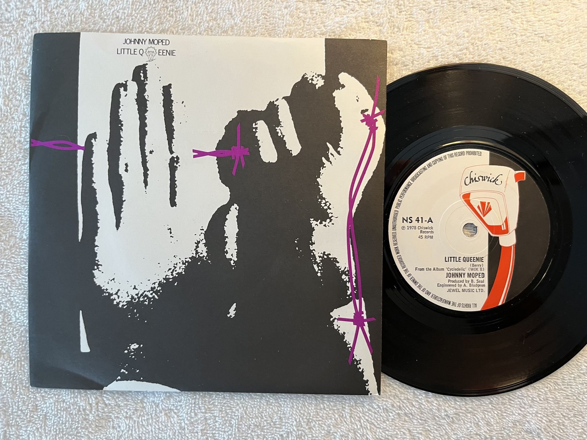 Omslagsbild för skivan JOHNNY MOPED little queenie 7" -78 UK CHISWICK NS 41 ** PUNK 45 **