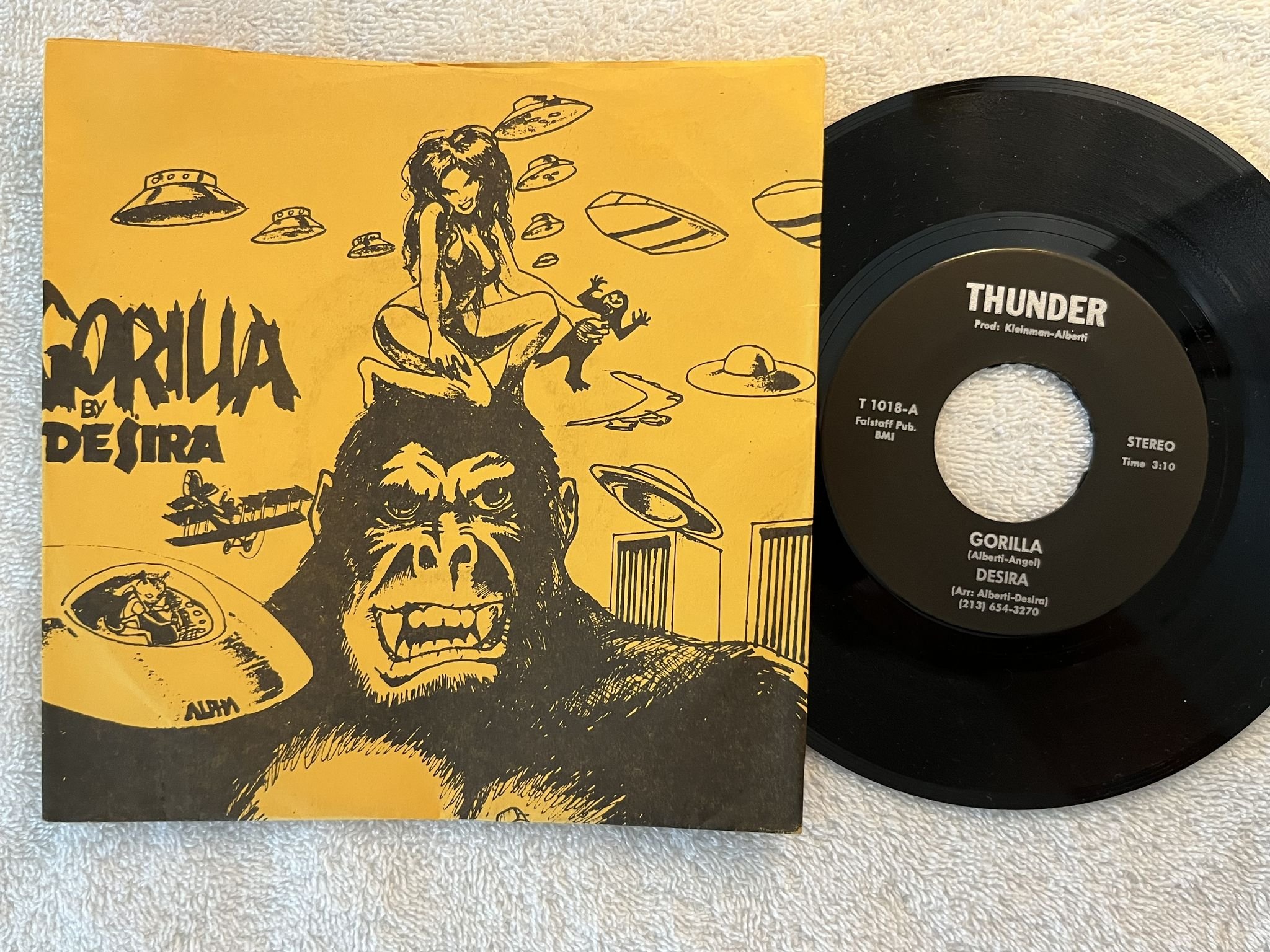 Omslagsbild för skivan DESIRA gorilla ANGEL DEMONIC saga To Kong 7" US -76 THUNDER T 1018 * HARD ROCK *