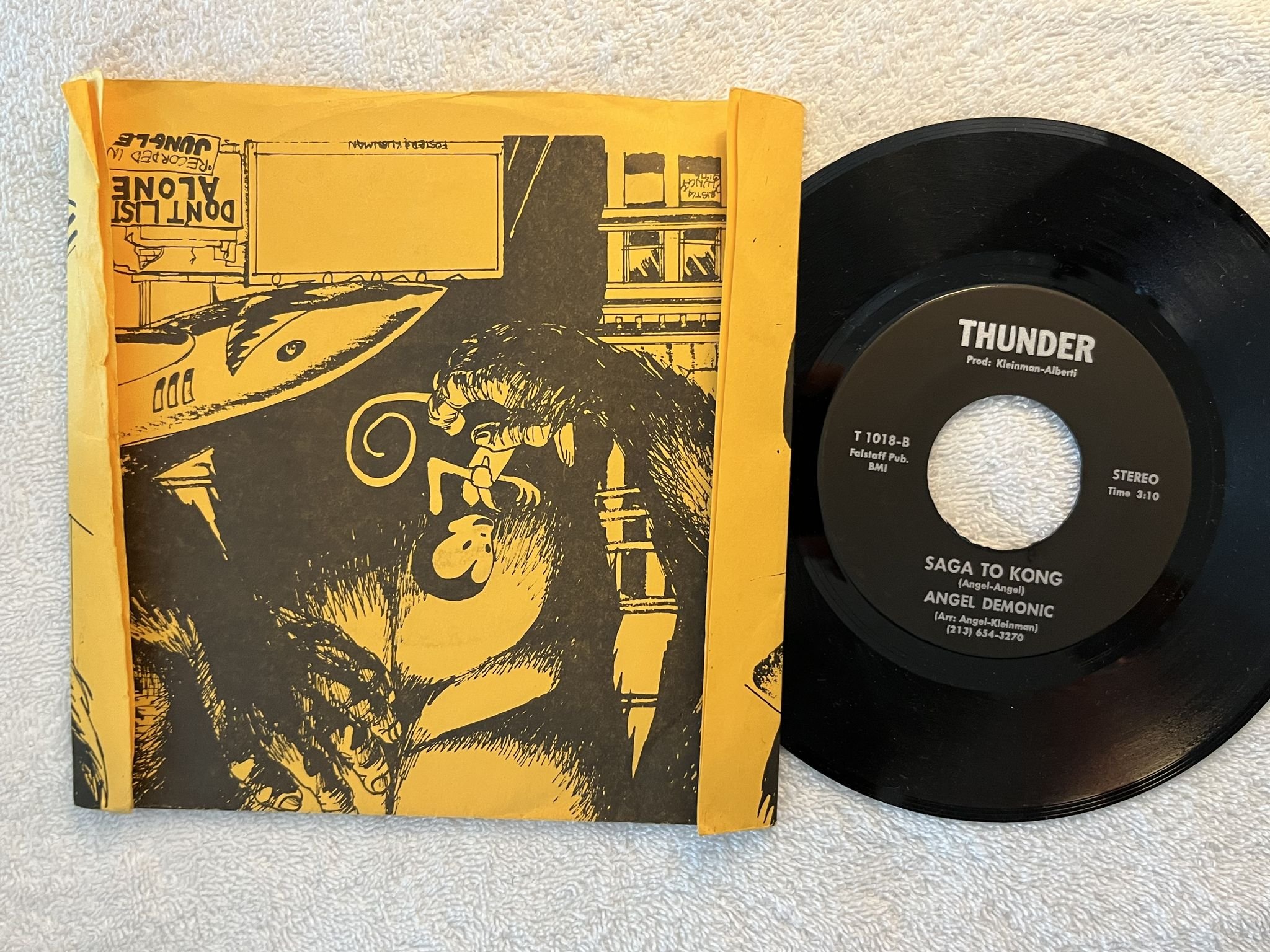 Omslagsbild för skivan DESIRA gorilla ANGEL DEMONIC saga To Kong 7" US -76 THUNDER T 1018 * HARD ROCK *