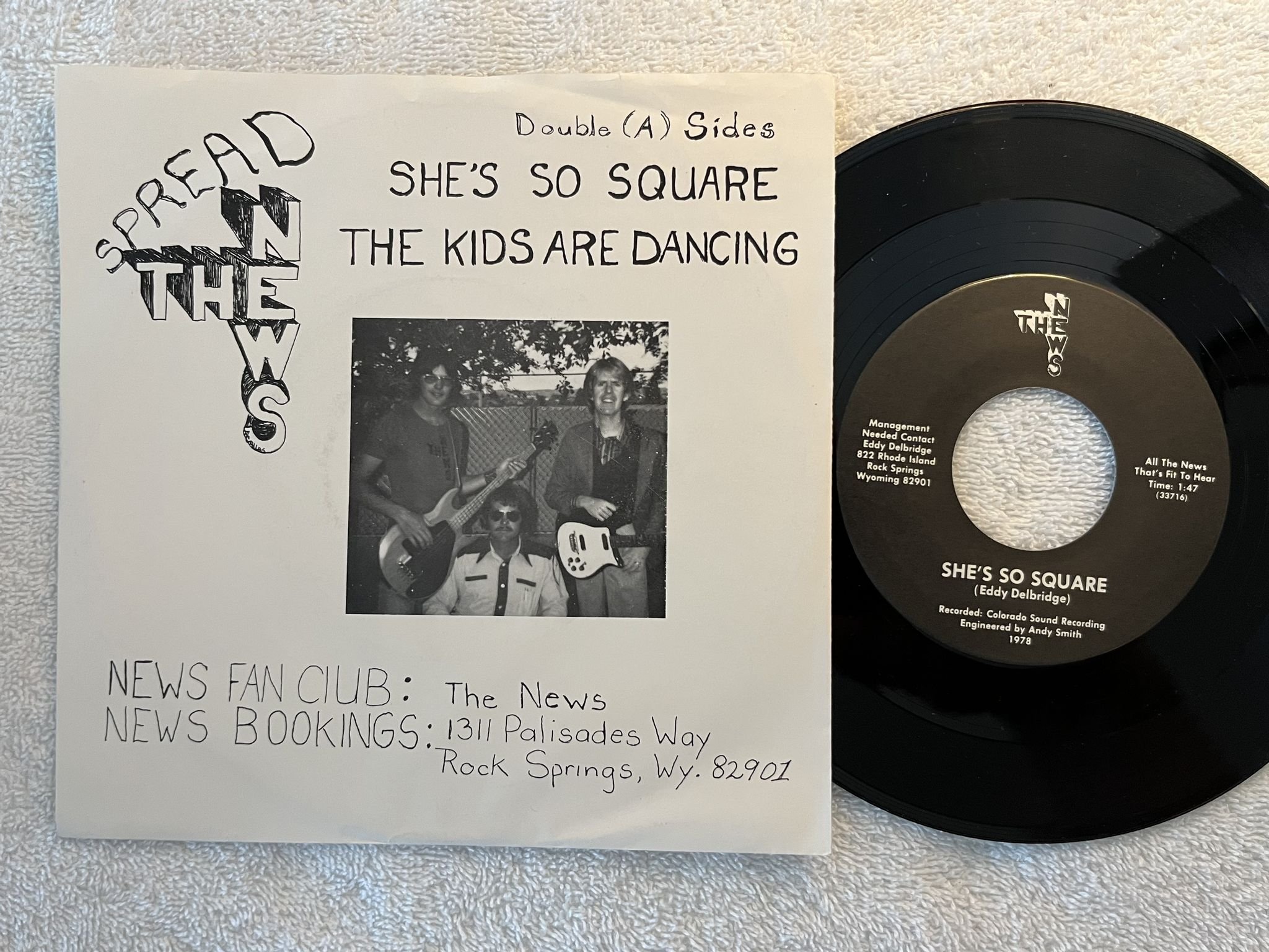 Omslagsbild för skivan THE NEWS she's so square 7" US -78 private 33716 ** MEGA RARE POWER POP **
