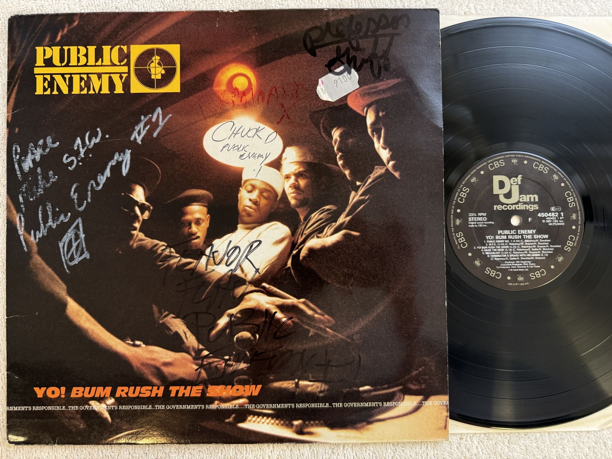 Omslagsbild för skivan PUBLIC ENEMY Yo! Bum rush the show LP -87 DEF JAM 4504821 ** Signed cover **