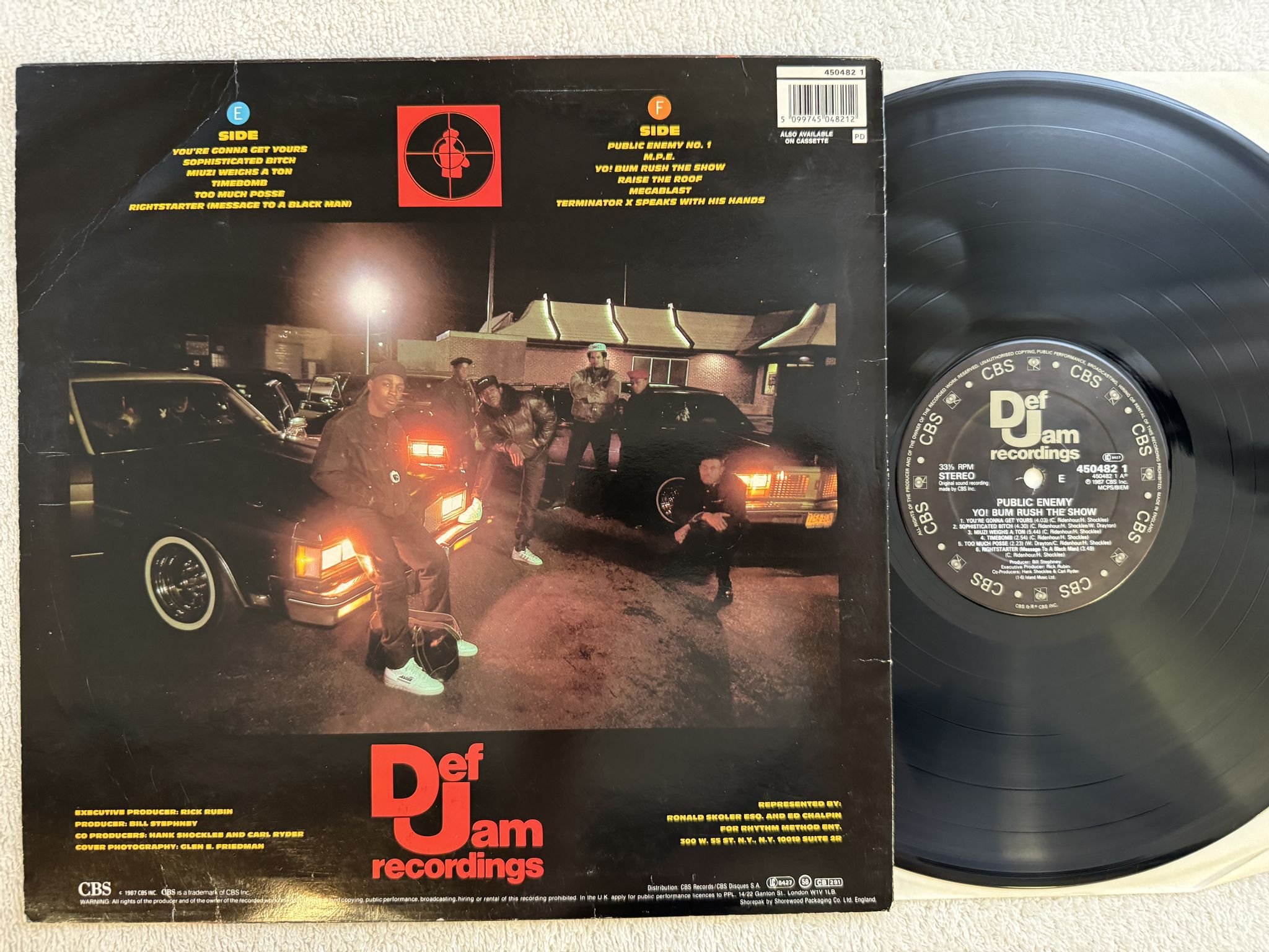Omslagsbild för skivan PUBLIC ENEMY Yo! Bum rush the show LP -87 DEF JAM 4504821 ** Signed cover **