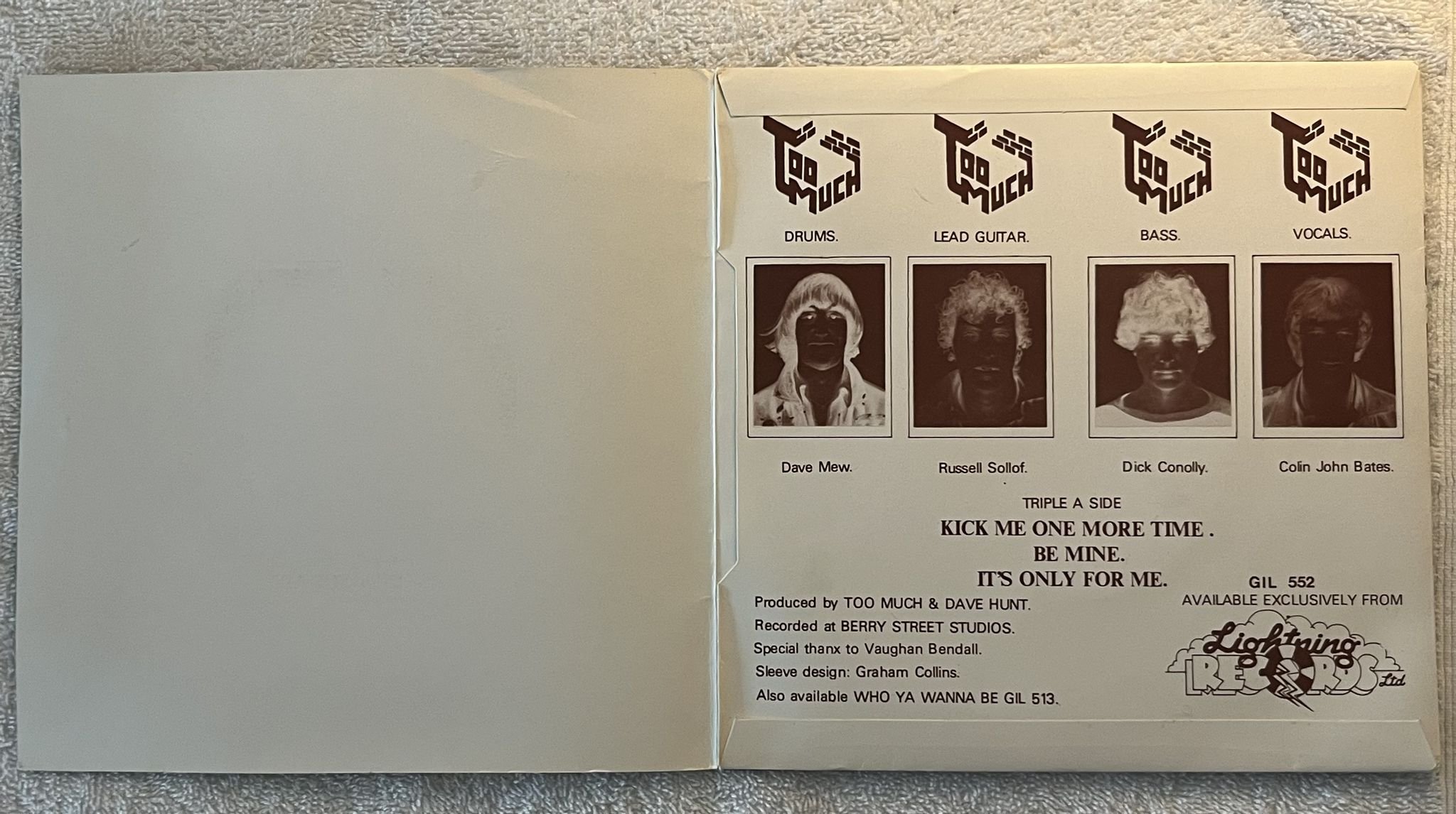 Omslagsbild för skivan TOO MUCH Kick Me One More Time 7" -79 UK LIGHTNING GIL 552 ** Punk Rock **