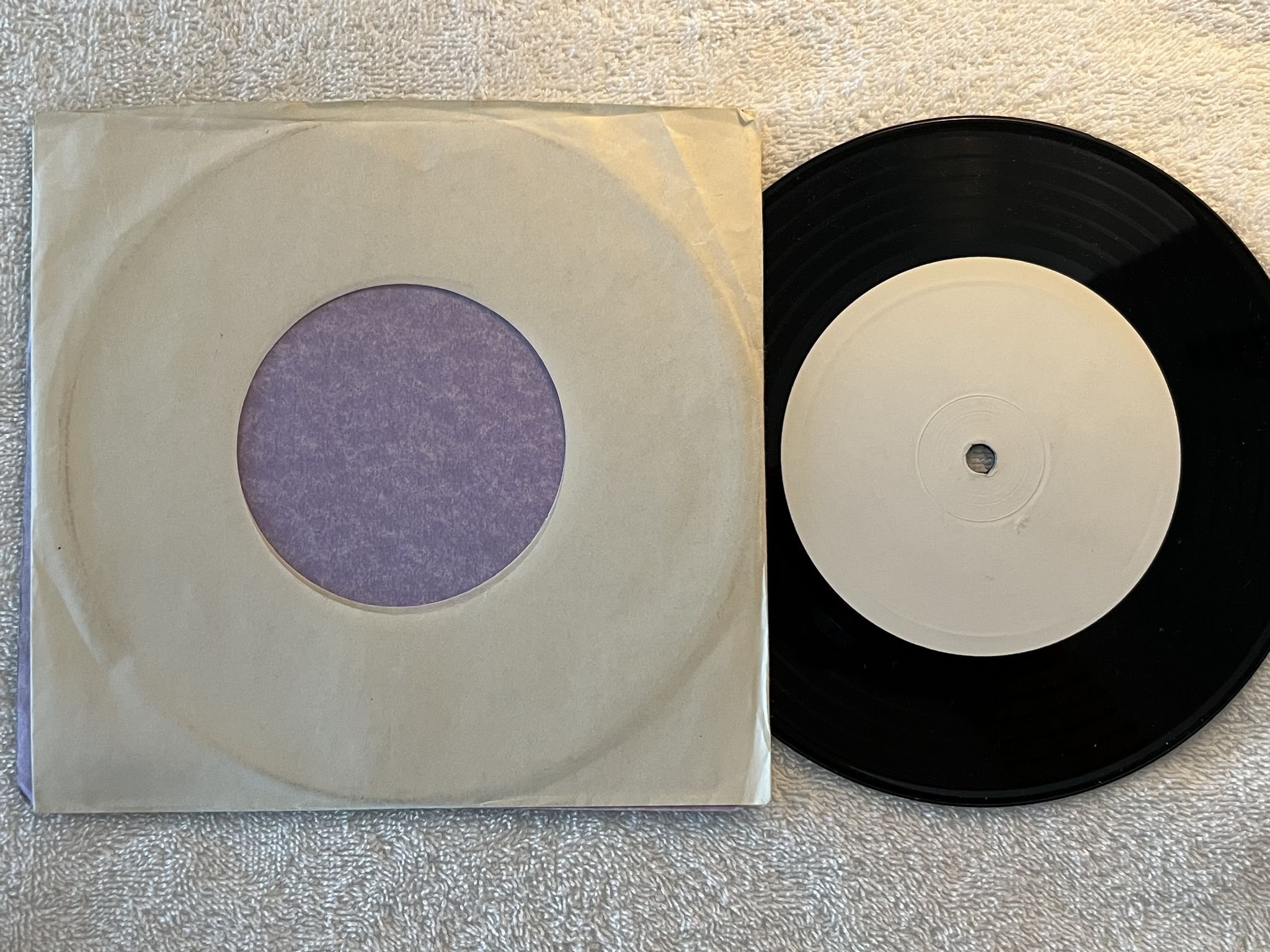 Omslagsbild för skivan RICK DUNCAN & MUSHROOM CLOUD The Voyeur 7" -77 US single sided MOXIE M-102