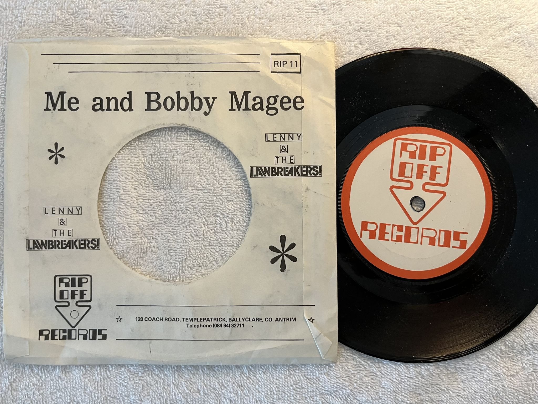 Omslagsbild för skivan LENNY & THE LAWBREAKERS 7" UK -79 RIP OFF RECORDS RIP 11 ** RARE PUNK 45 **