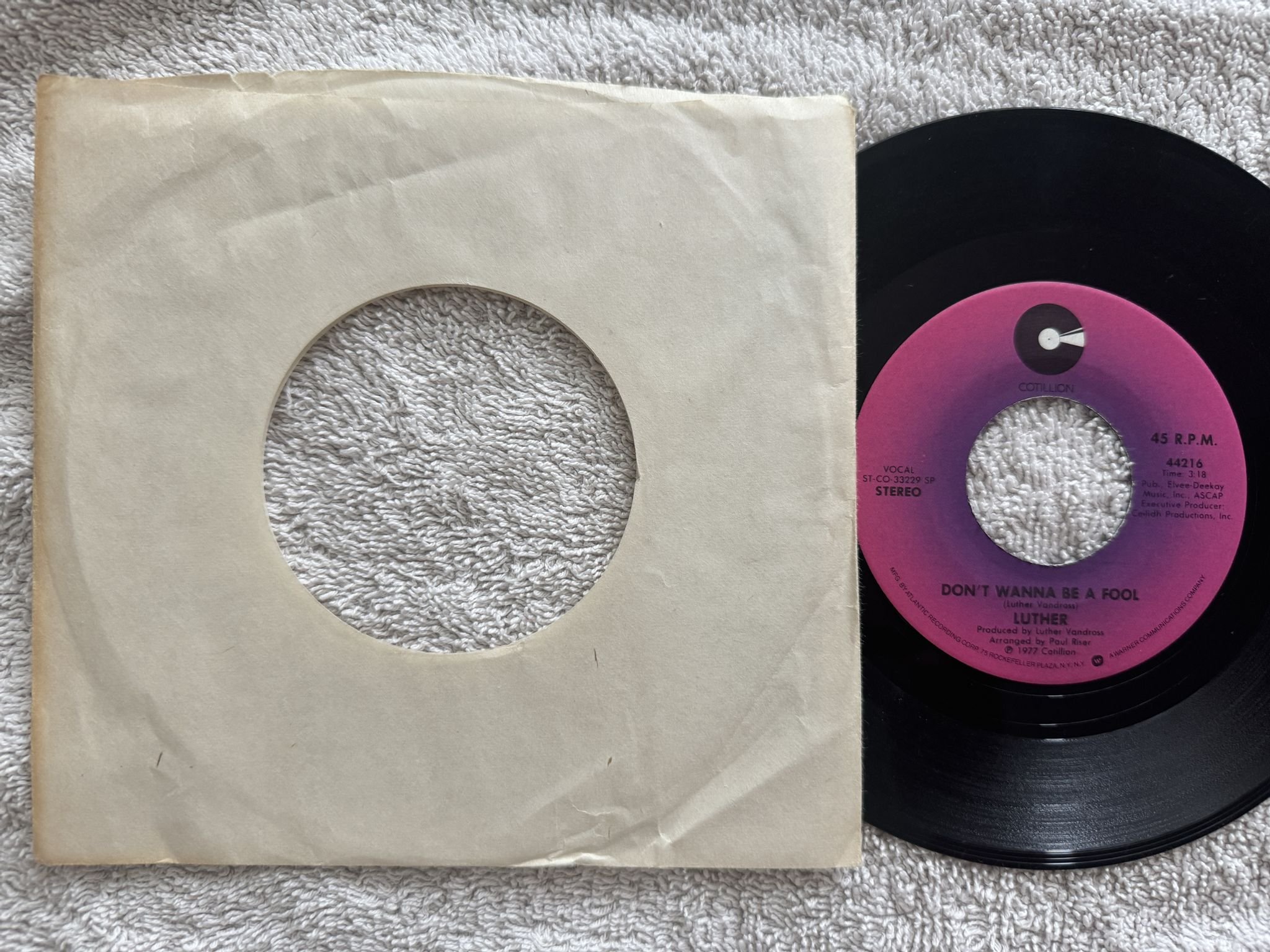 Omslagsbild för skivan LUTHER this close to you 7" -77 US COTILLION 44216 *** VERY RARE SOUL 45 ***