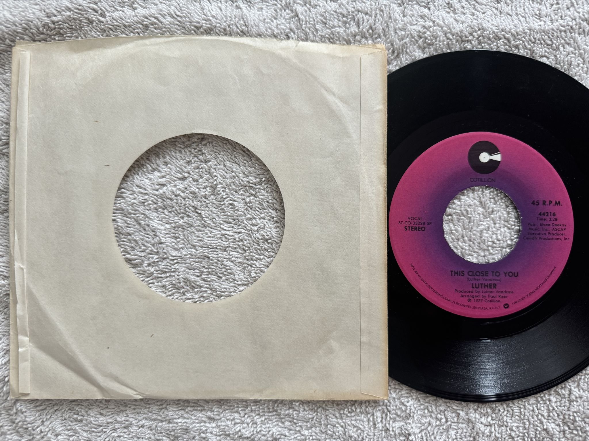 Omslagsbild för skivan LUTHER this close to you 7" -77 US COTILLION 44216 *** VERY RARE SOUL 45 ***