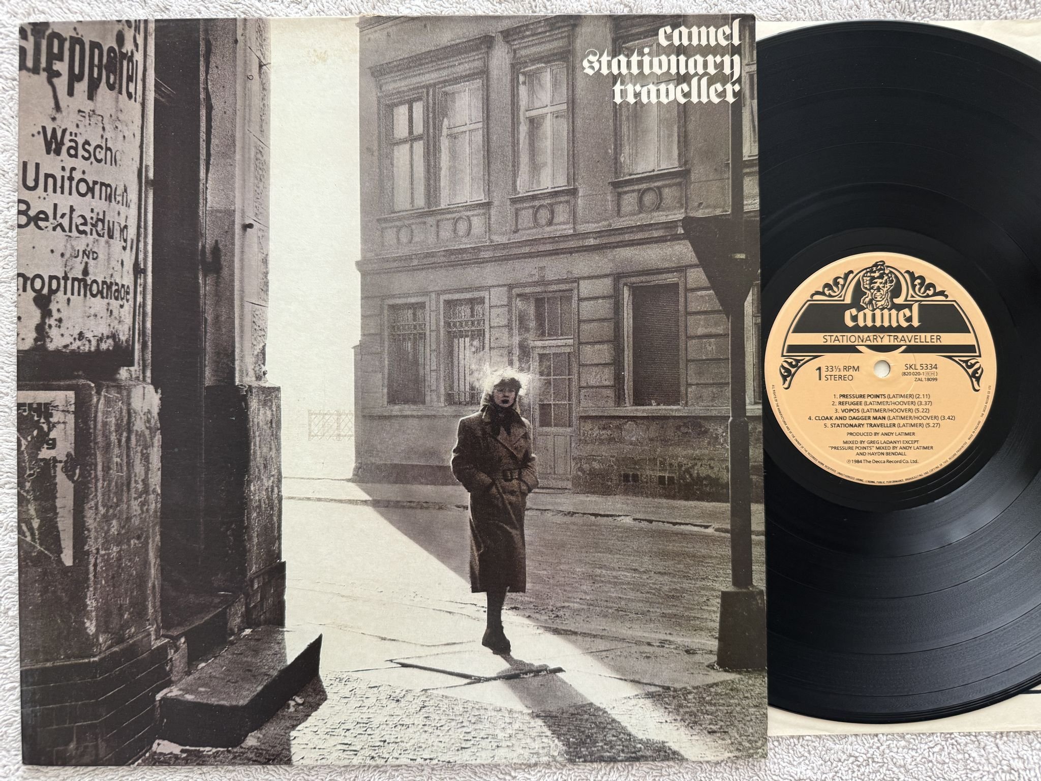Omslagsbild för skivan CAMEL stationary traveller LP -84 UK DECCA SKL 5334 ** RARE **