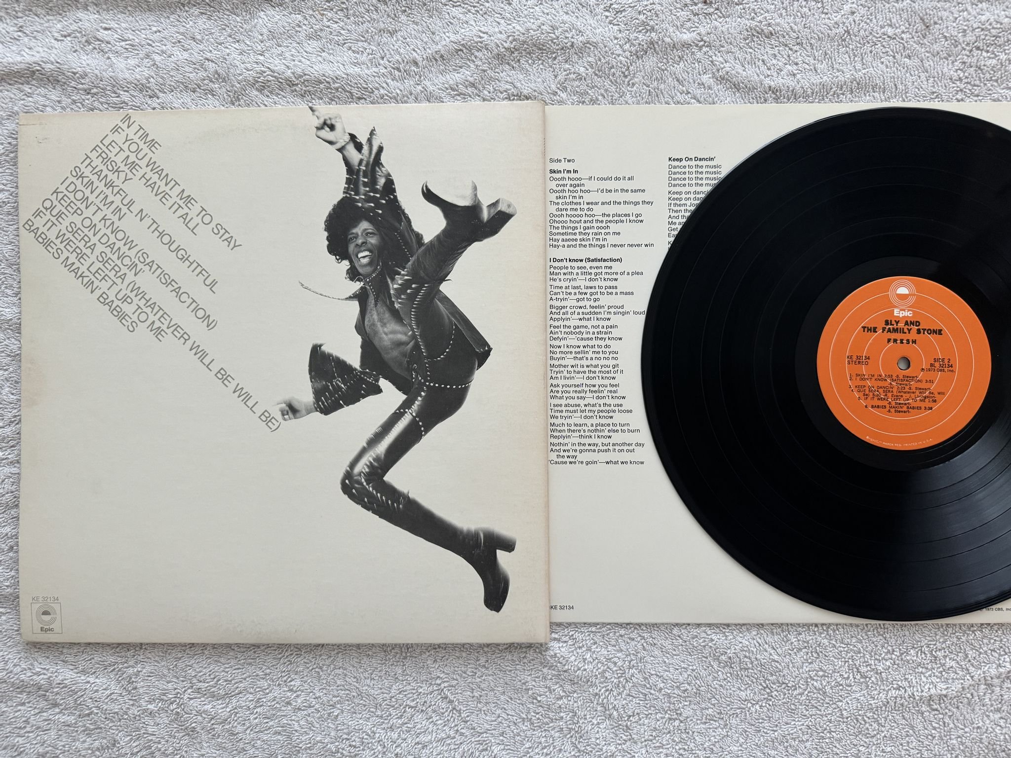 Omslagsbild för skivan SLY AND THE FAMILY STONE fresh LP -73 US EPIC KE 32134