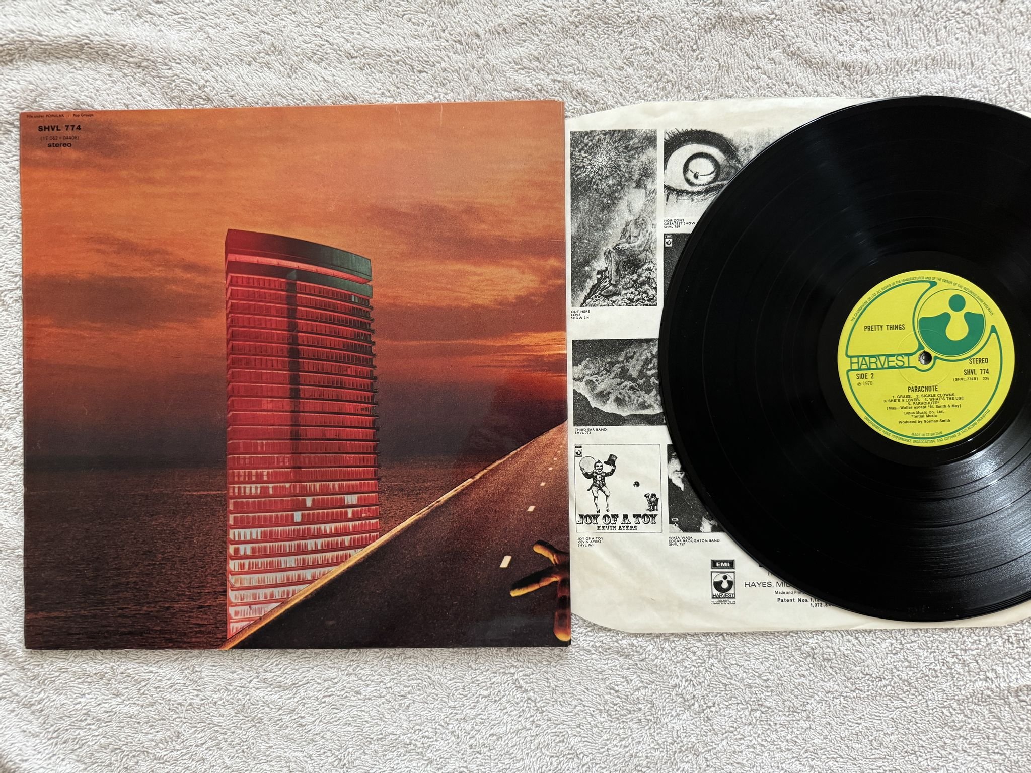 Omslagsbild för skivan PRETTY THINGS parachute LP -70 UK HARVEST SHVL 774 ** PSYCH ROCK **