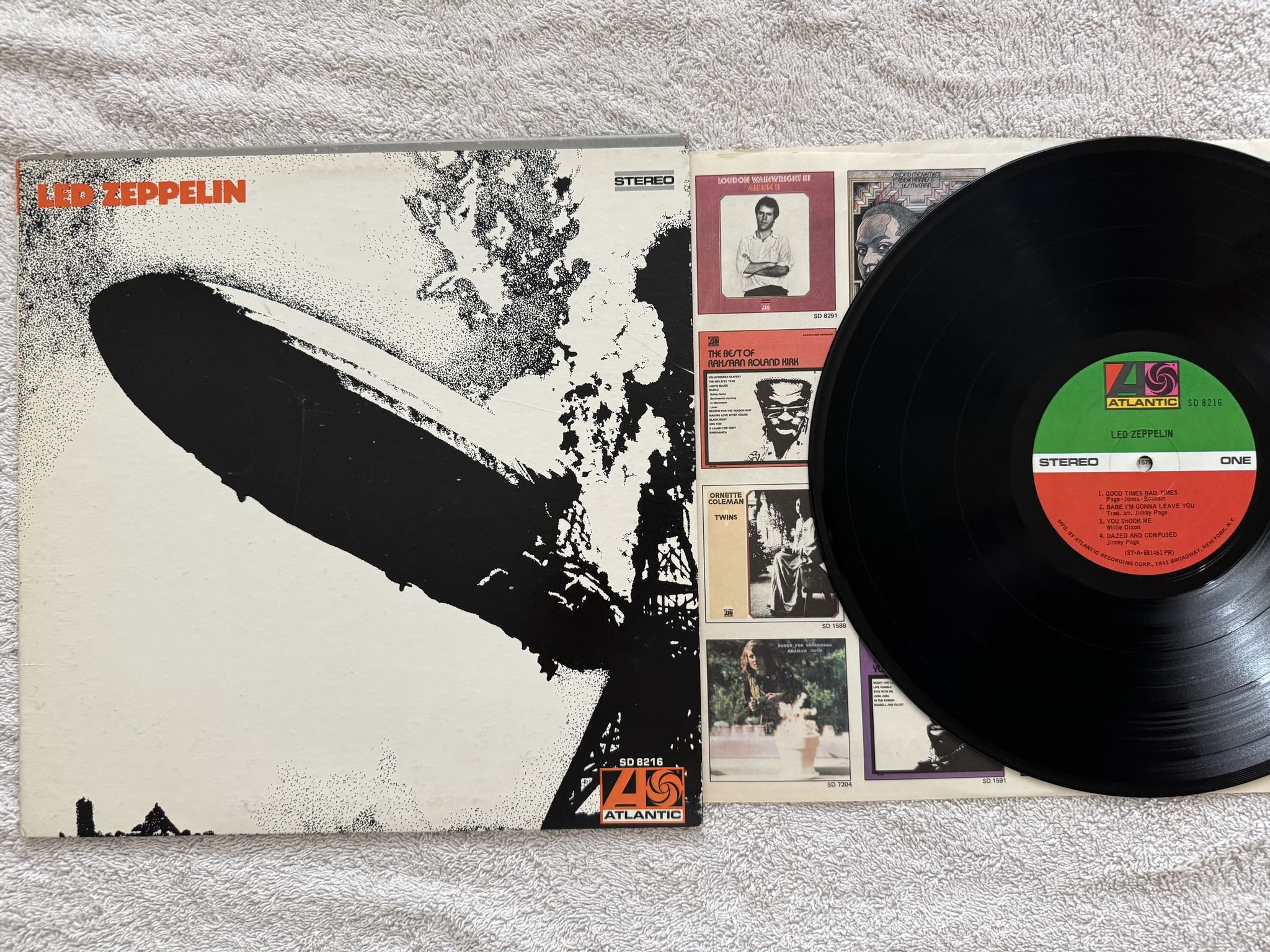 Omslagsbild för skivan LED ZEPPELIN s/t LP US ATLANTIC SD 8216 *** GREY EDGE / BOARDER ***