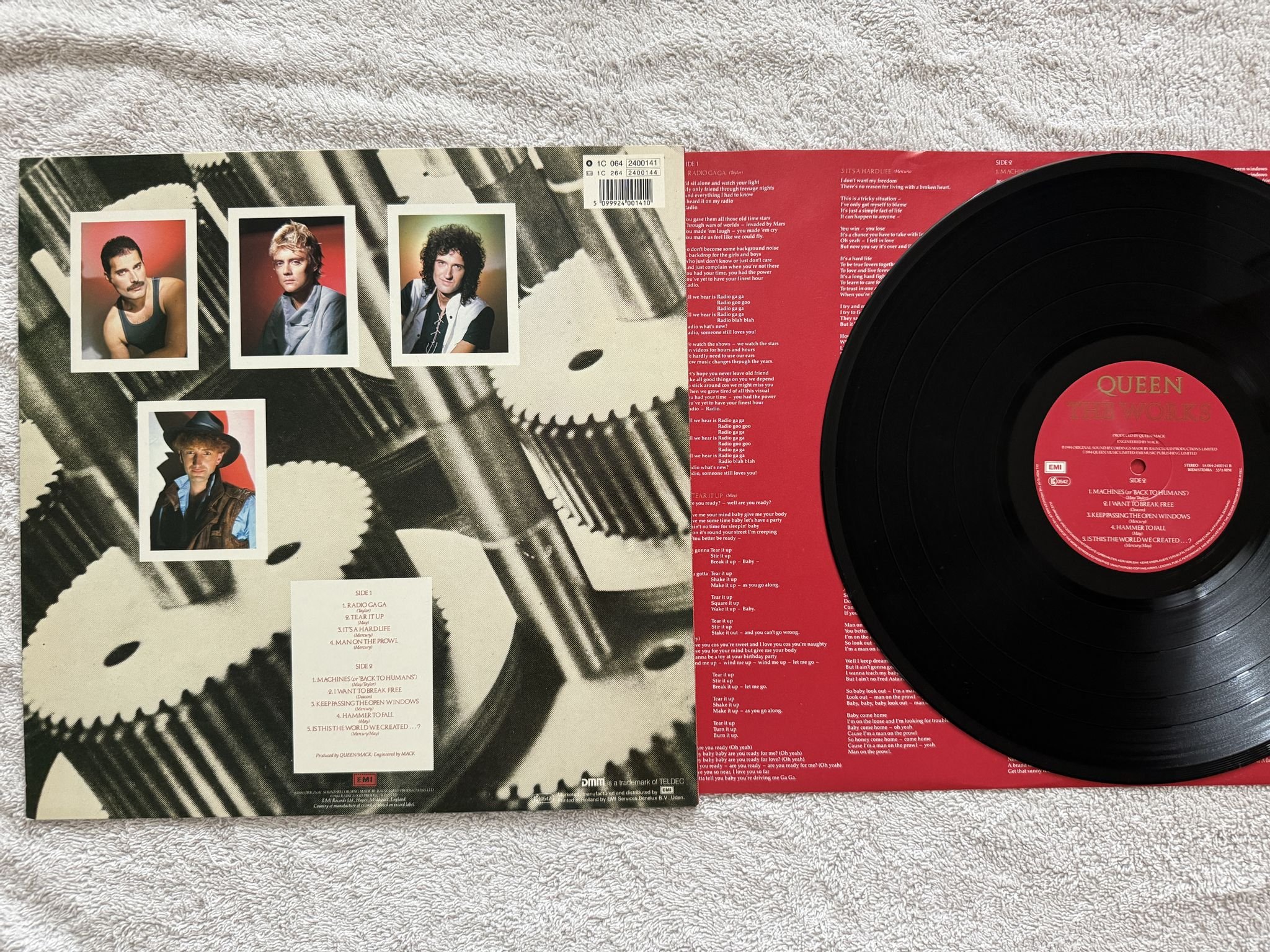 Omslagsbild för skivan QUEEN the works LP -84 EMI 064-2400141