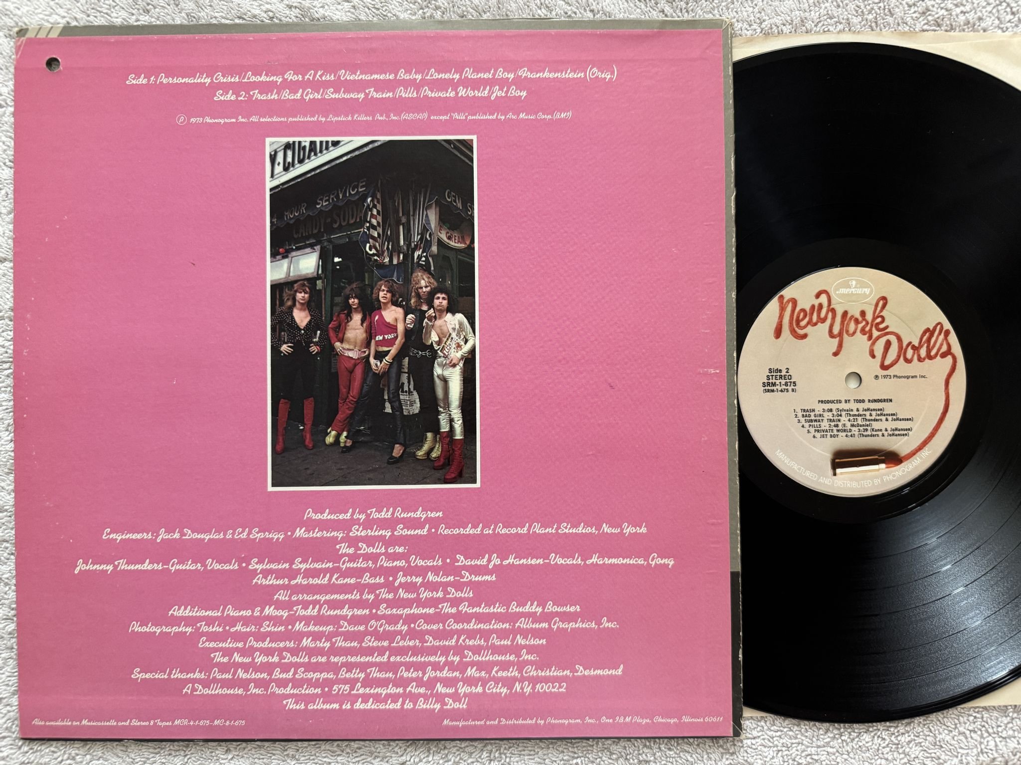 Omslagsbild för skivan NEW YORK DOLLS s/t LP -73 US MERCURY SRM-1-675 *** CLASSIC ***