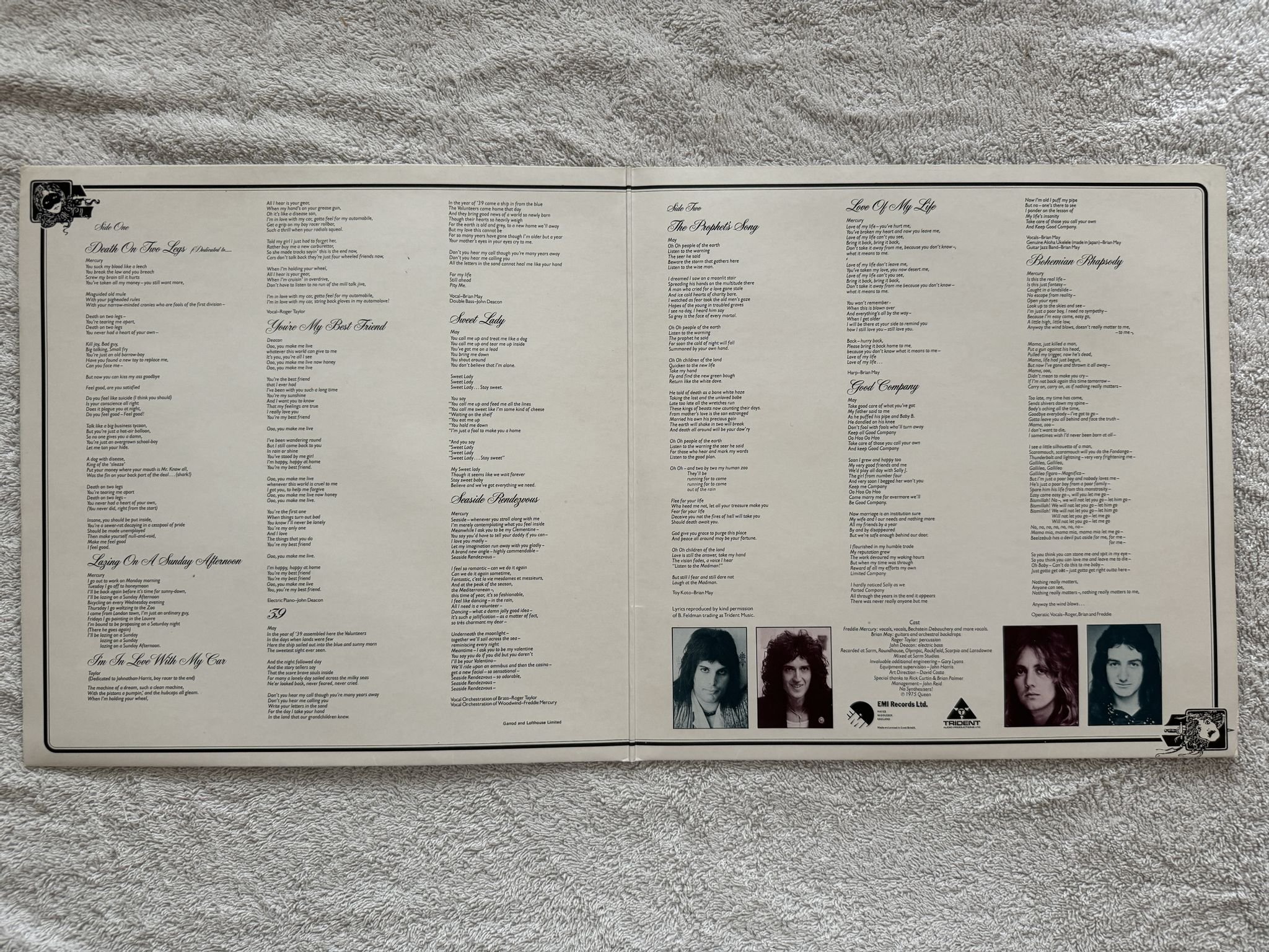 Omslagsbild för skivan QUEEN a night at the opera LP -75 UK EMI EMTC 103 *** MASTERPIECE ***