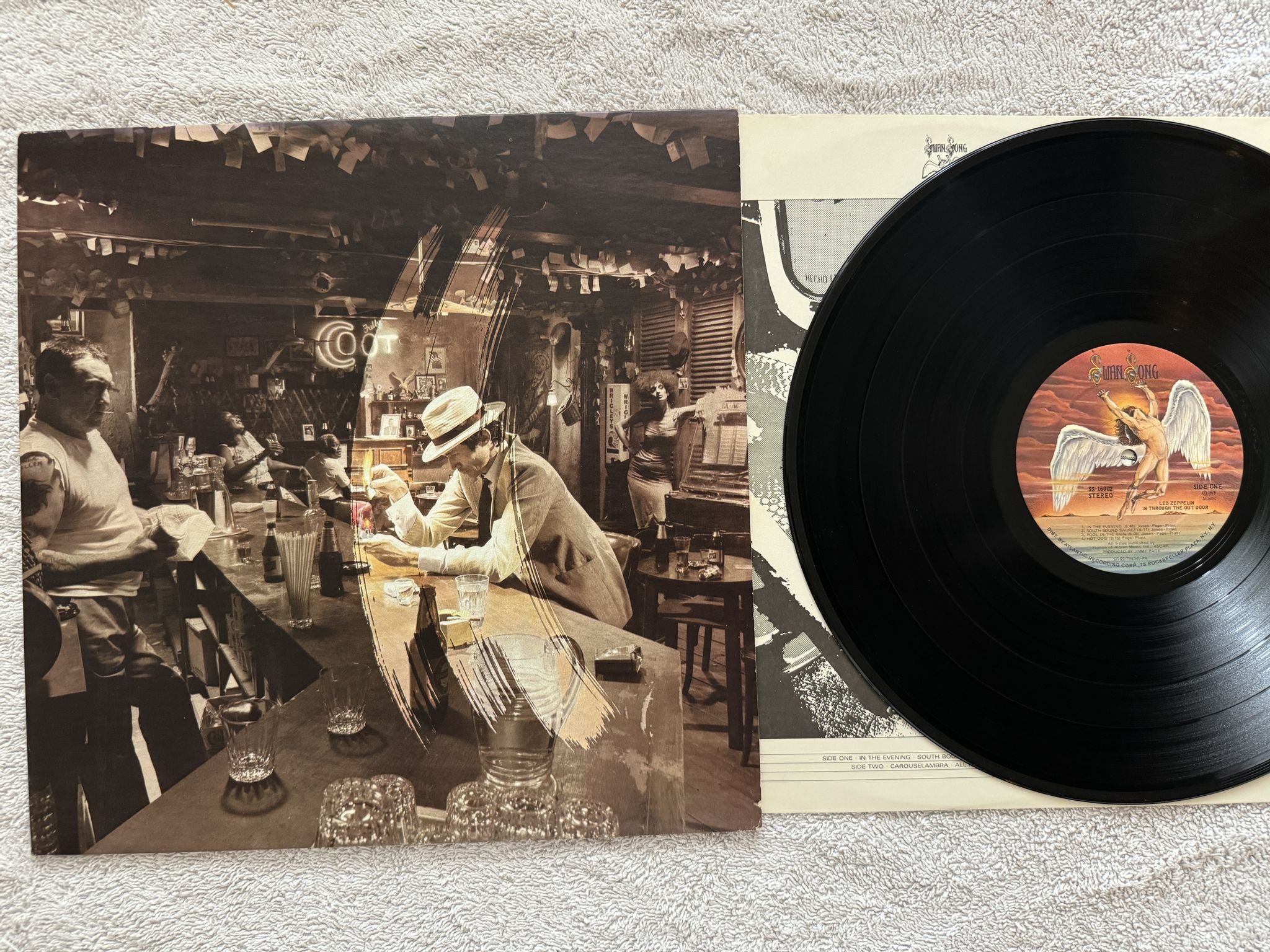 Omslagsbild för skivan LED ZEPPELIN in through the door LP -79 US SWAN SONG SS 16002 ** B-COVER **