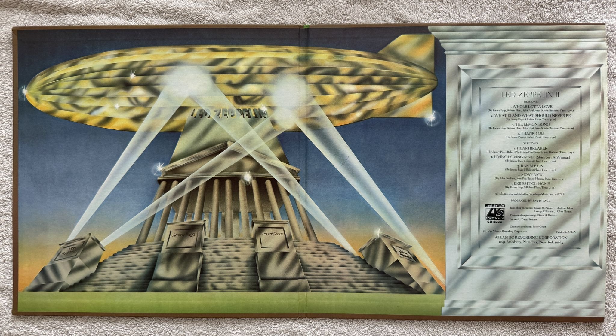 Omslagsbild för skivan LED ZEPPELIN II LP US ATLANTIC SD 8236