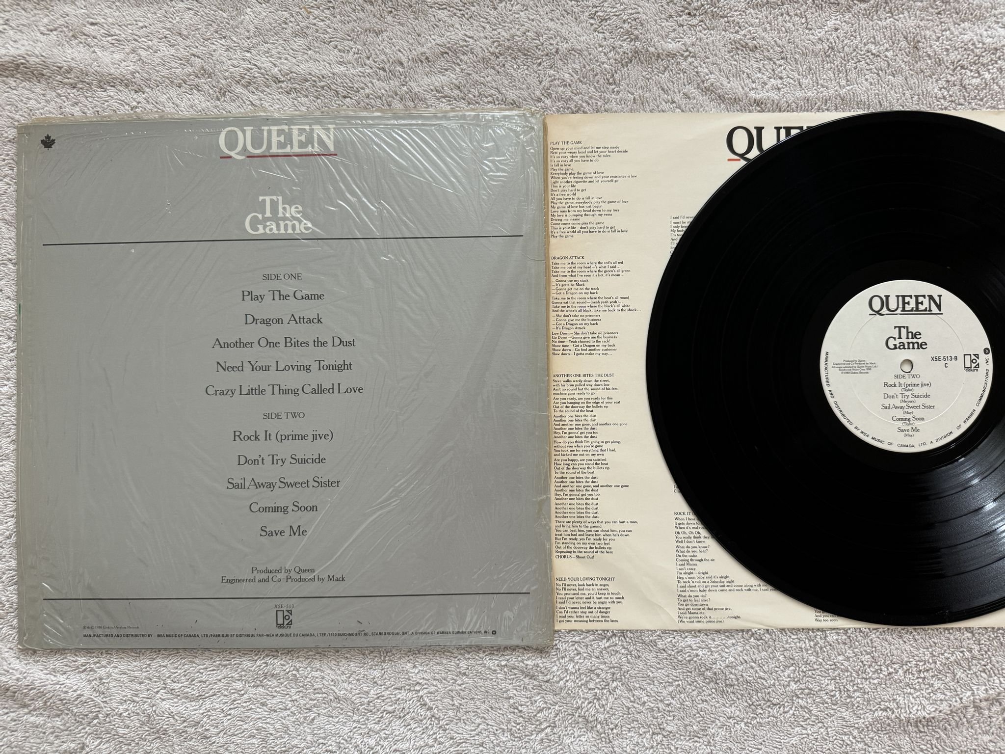 Omslagsbild för skivan QUEEN the game LP -80 Can ELEKTRA Z5E 513 *** HYPE STICKER ***