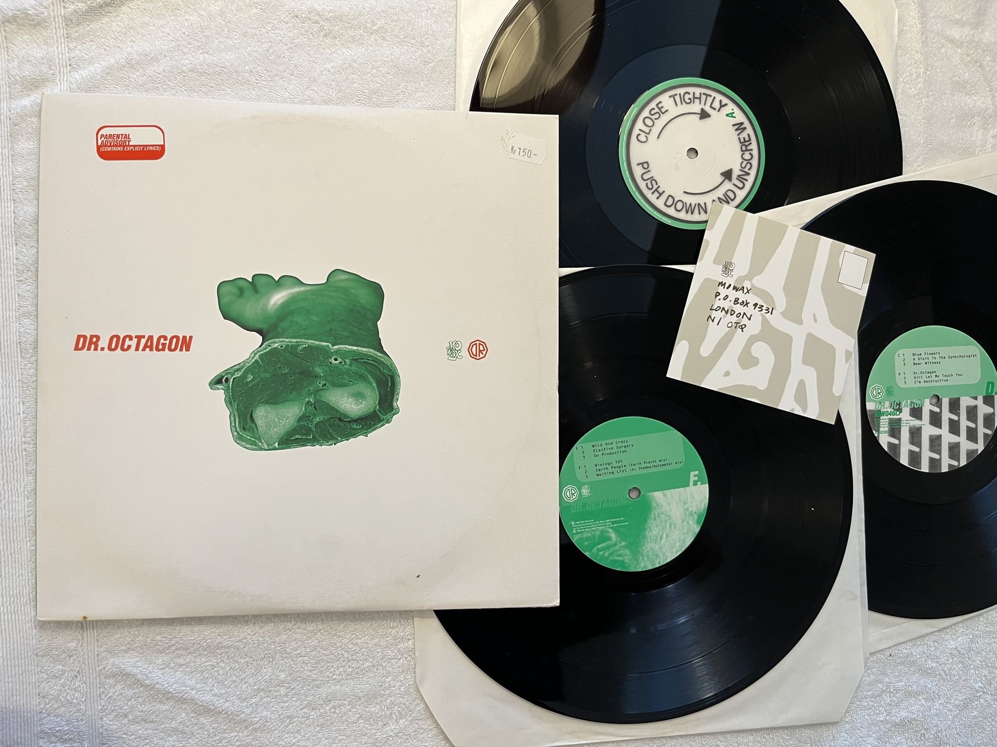 Omslagsbild för skivan DR OCTAGON s/t 3xLP -96 UK MO WAX MW046LP *** experimental hip hop ***