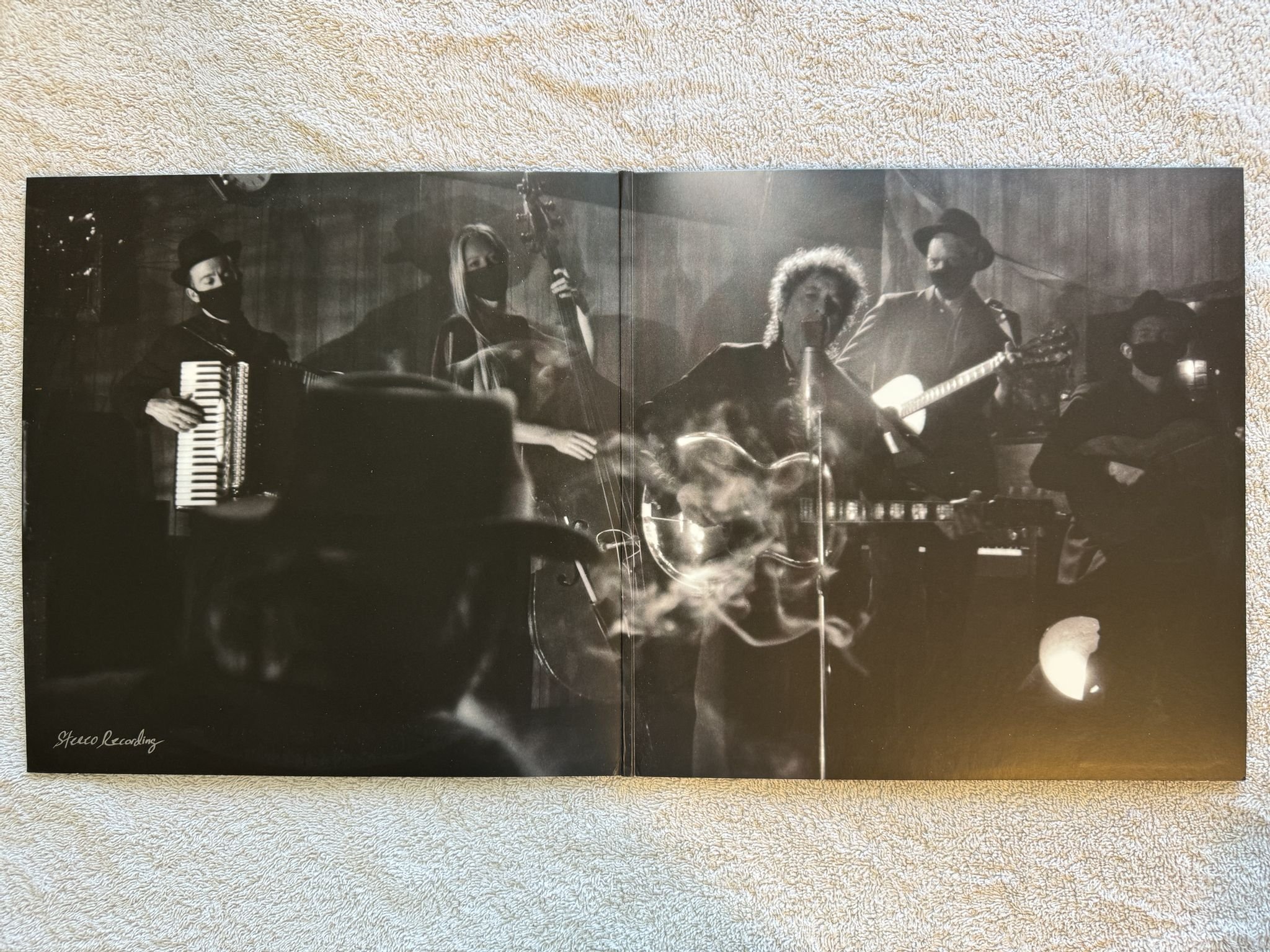 Omslagsbild för skivan BOB DYLAN Shadow Kingdom 2xLP 2023 COLUMBIA 19658767481