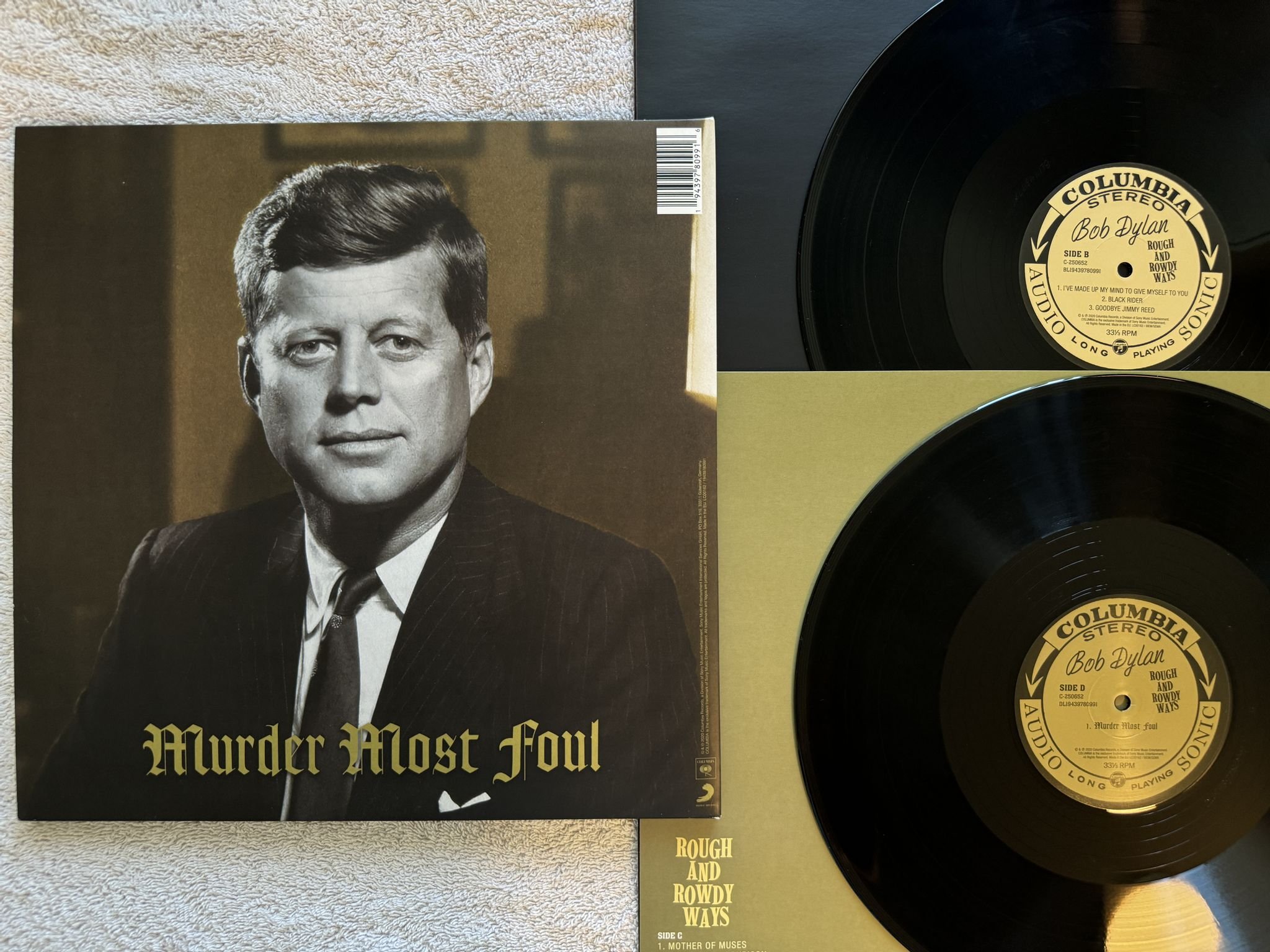 Omslagsbild för skivan BOB DYLAN Rough And Rowdy Ways 2xLP 2023 COLUMBIA 19439780991