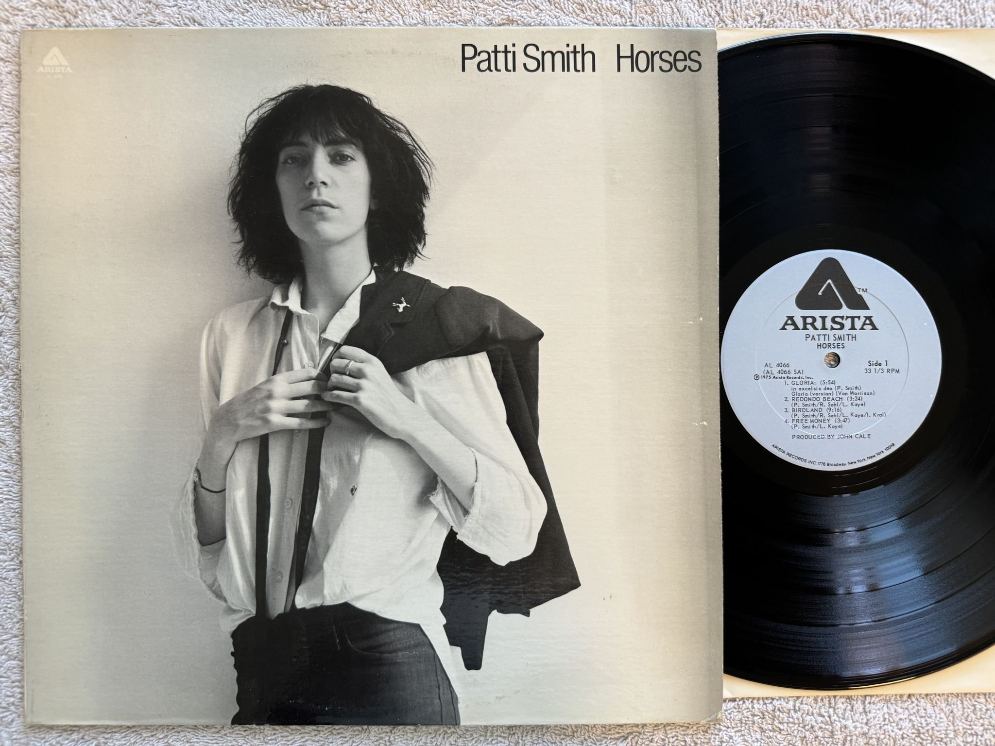 Omslagsbild för skivan PATTI SMITH horses LP -75 US ARISTA AL 4066