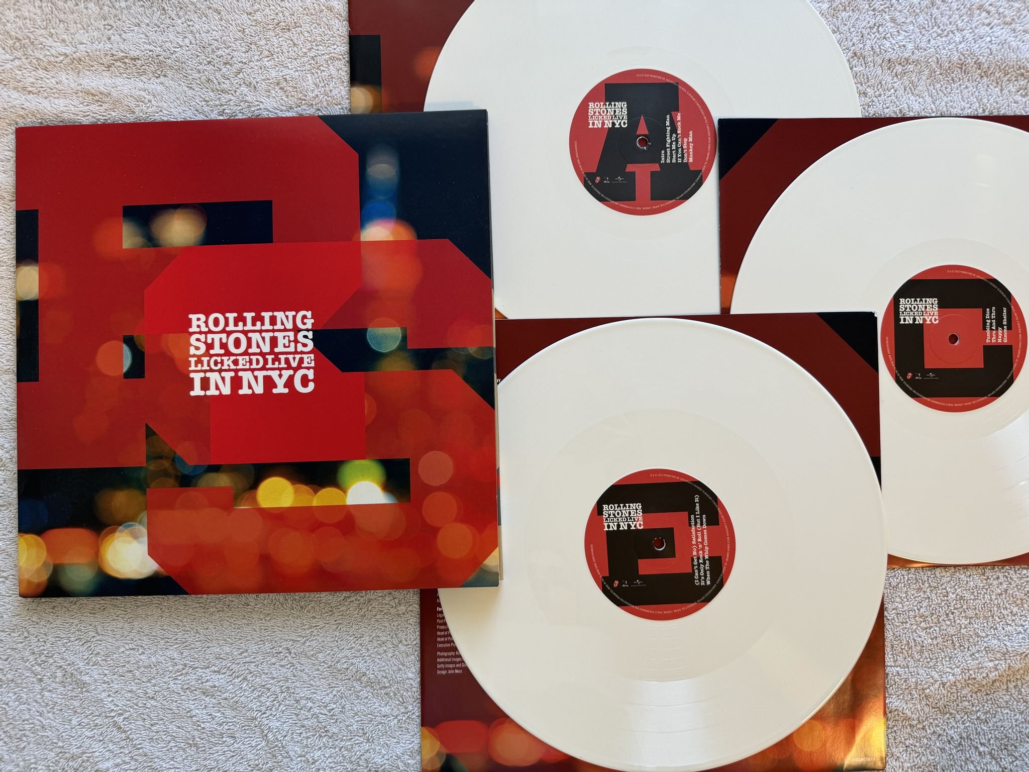 Omslagsbild för skivan ROLLING STONES Licked Live In NYC 3xLP 2022 UNIVERSAL 00602445175505