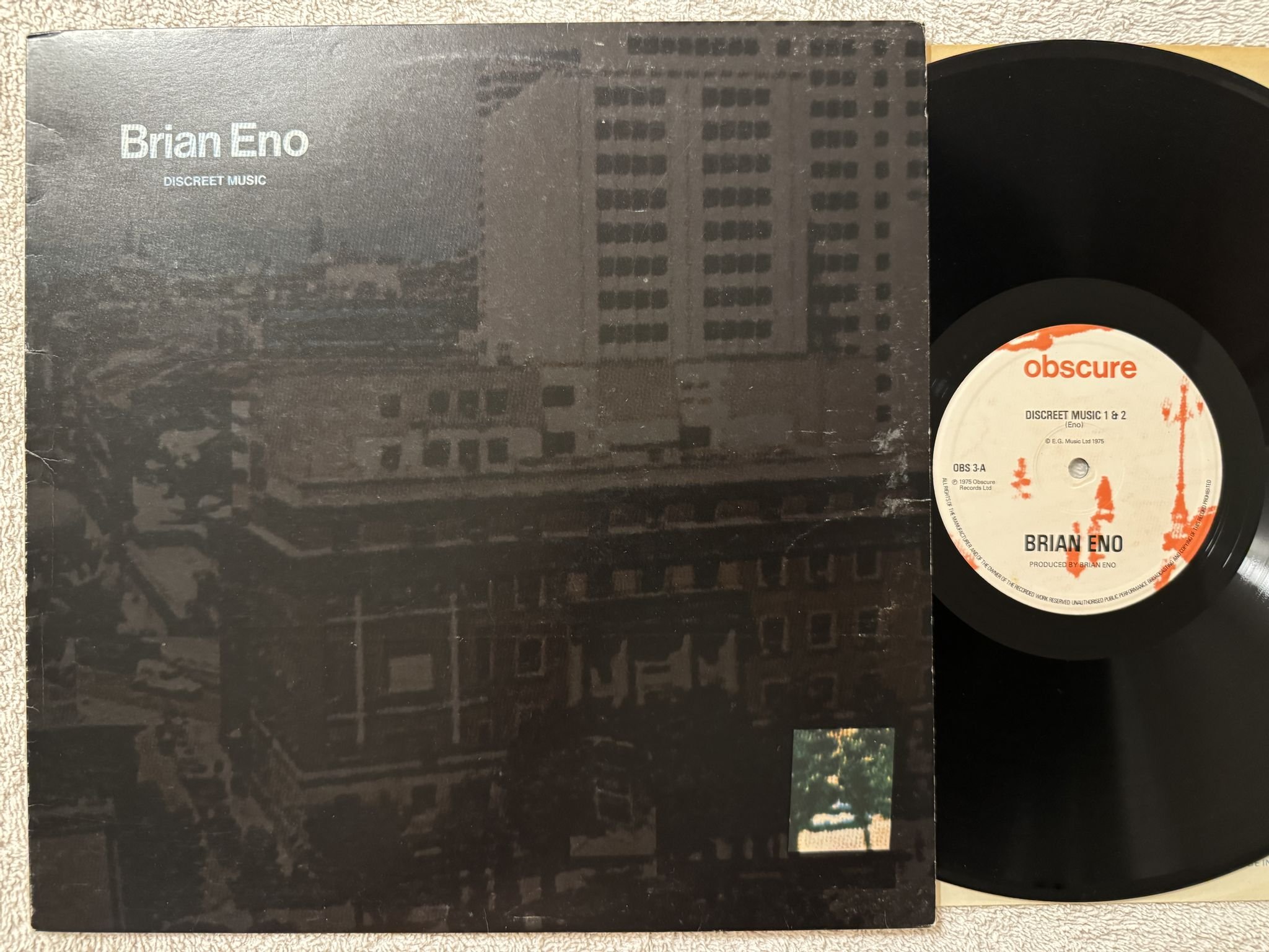 Omslagsbild för skivan BRIAN ENO Discreet Music LP -76 UK OBSCURE OBS 3