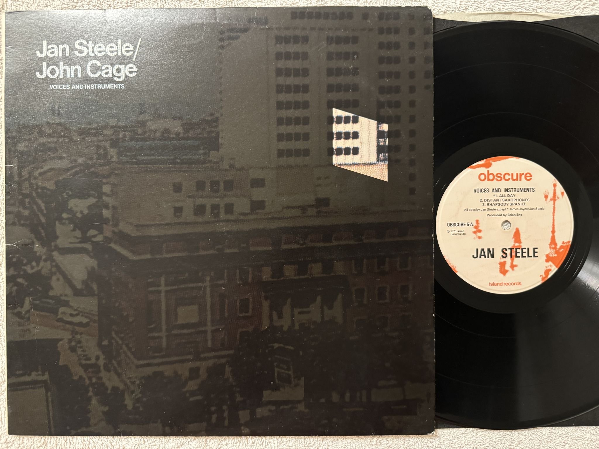 Omslagsbild för skivan Jan Steele / John Cage – Voices And Instruments LP -75 UK OBSCURE 5