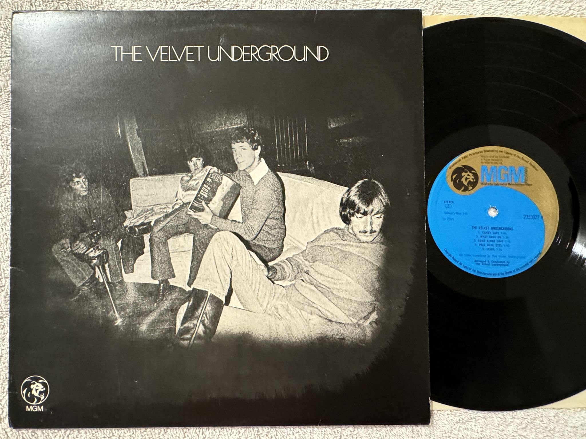 Omslagsbild för skivan THE VELVET UNDERGROUND s/t LP -69/71 UK MGM 2353022