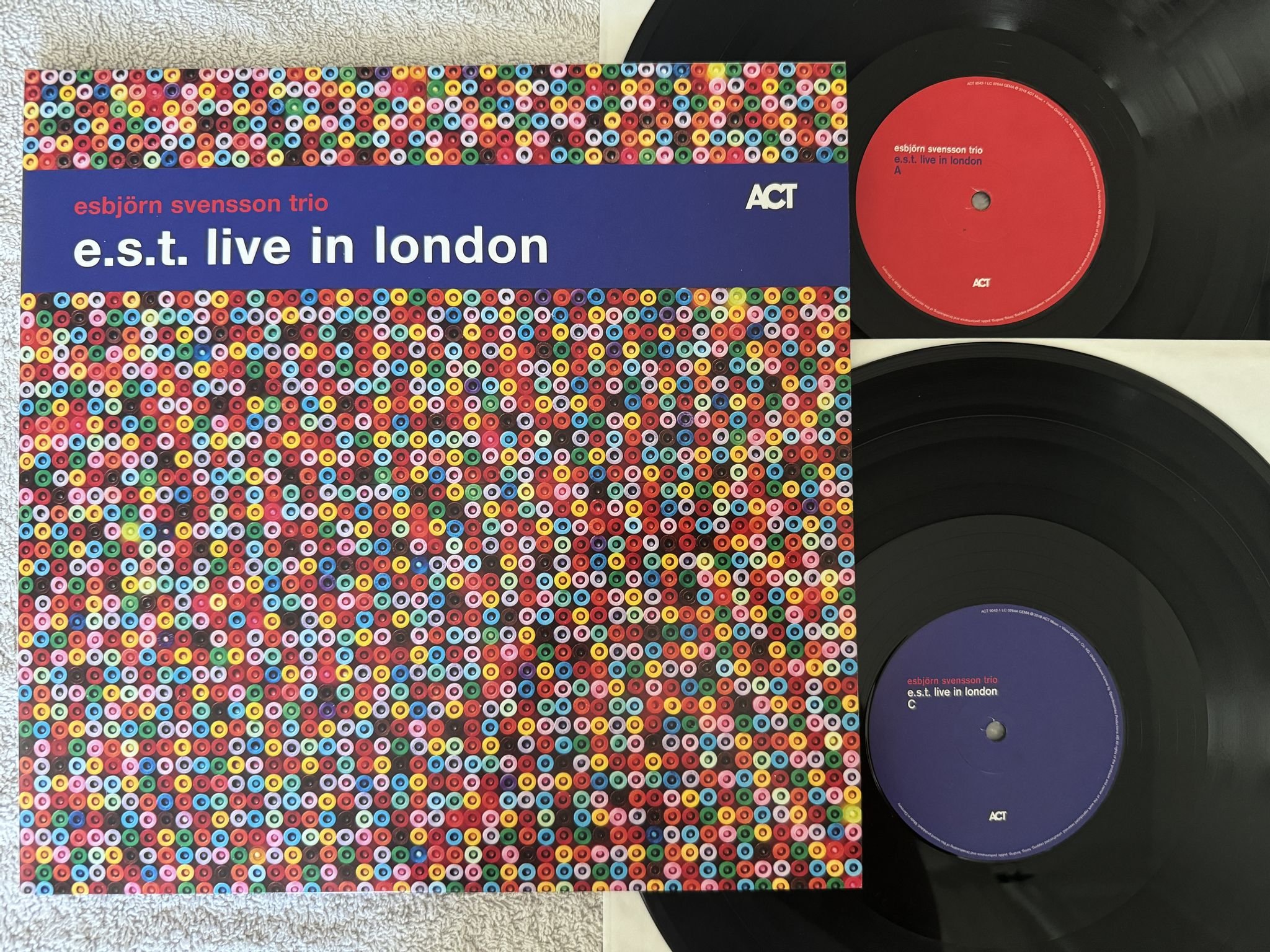 Omslagsbild för skivan ESBJÖRN SVENSSON TRIO Live In London 2xLP 2018 ACT 9042-1