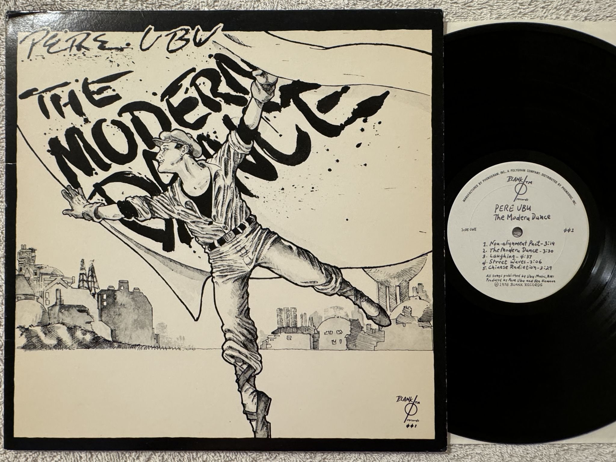 Omslagsbild för skivan PERE UBU the modern dance LP -78 US blank 001 *** POST-PUNK ***