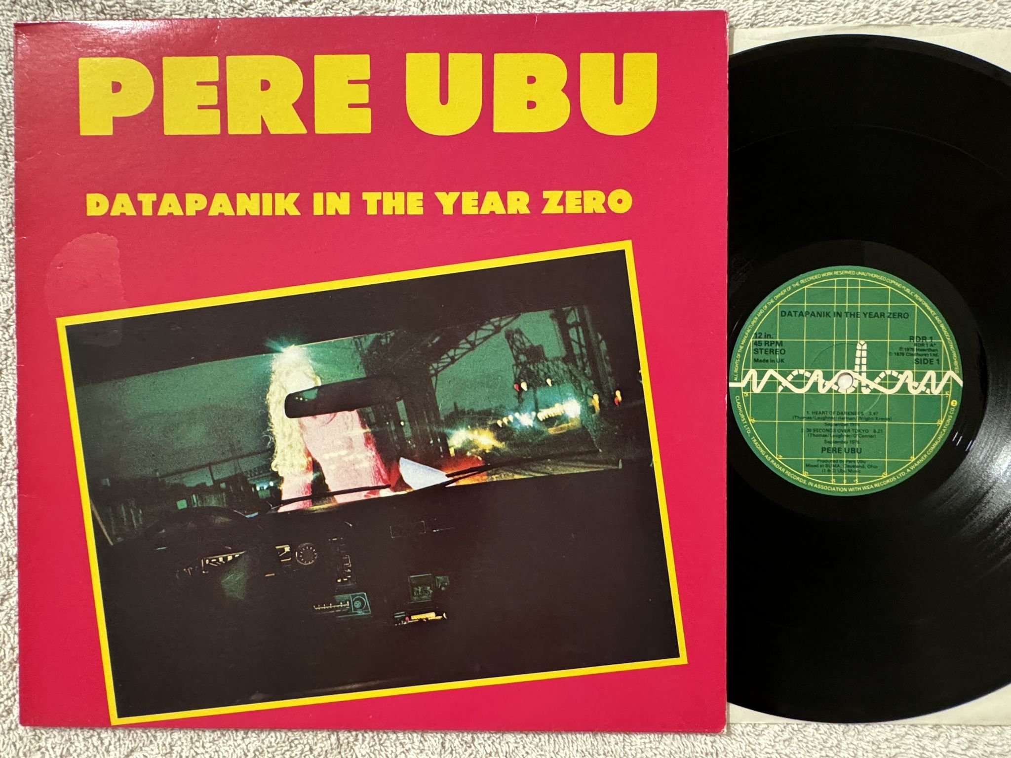 Omslagsbild för skivan PERE UBU Datapanik In The Year Zero 12"ep -78 UK RADAR RDR1