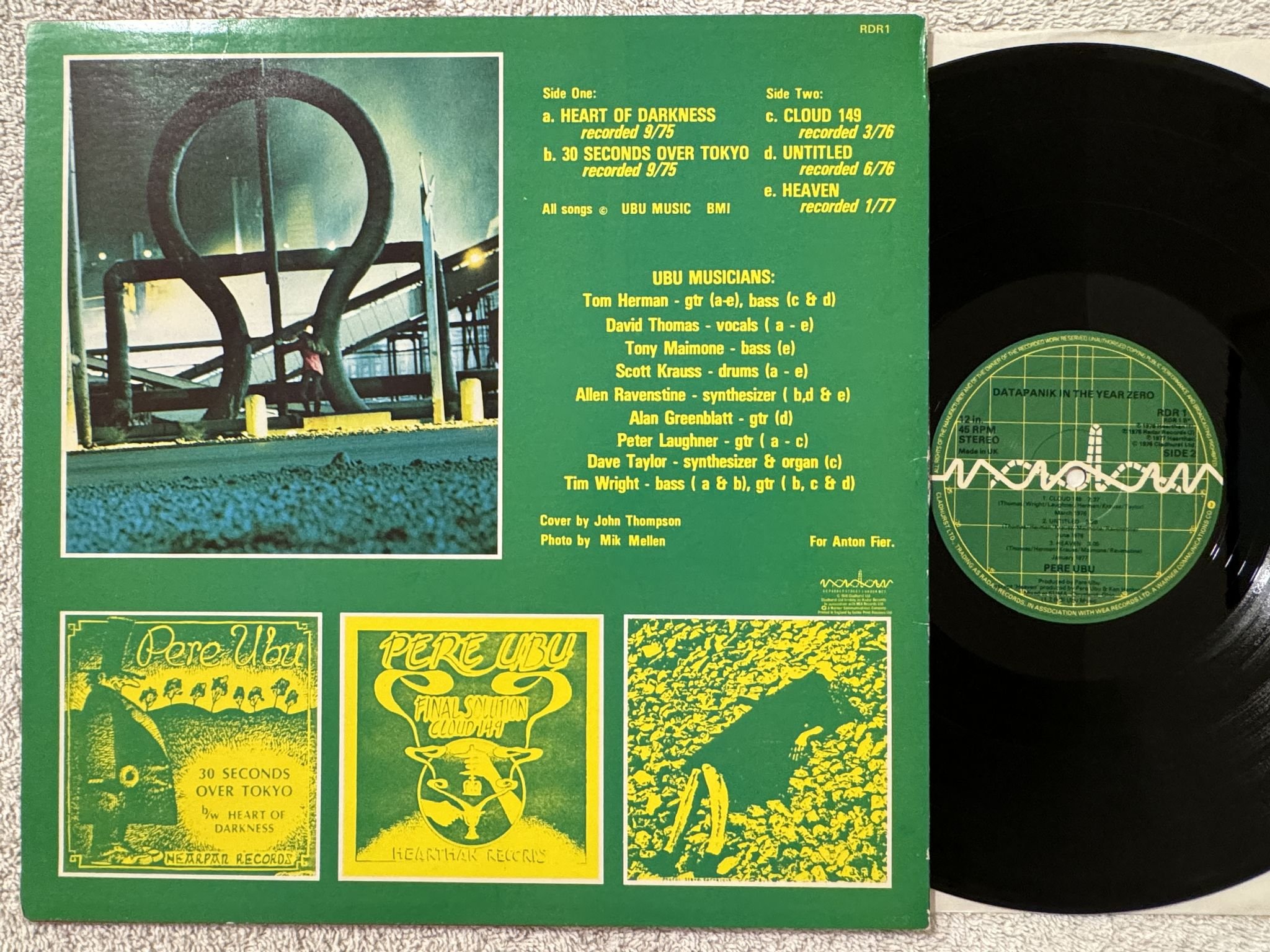 Omslagsbild för skivan PERE UBU Datapanik In The Year Zero 12"ep -78 UK RADAR RDR1